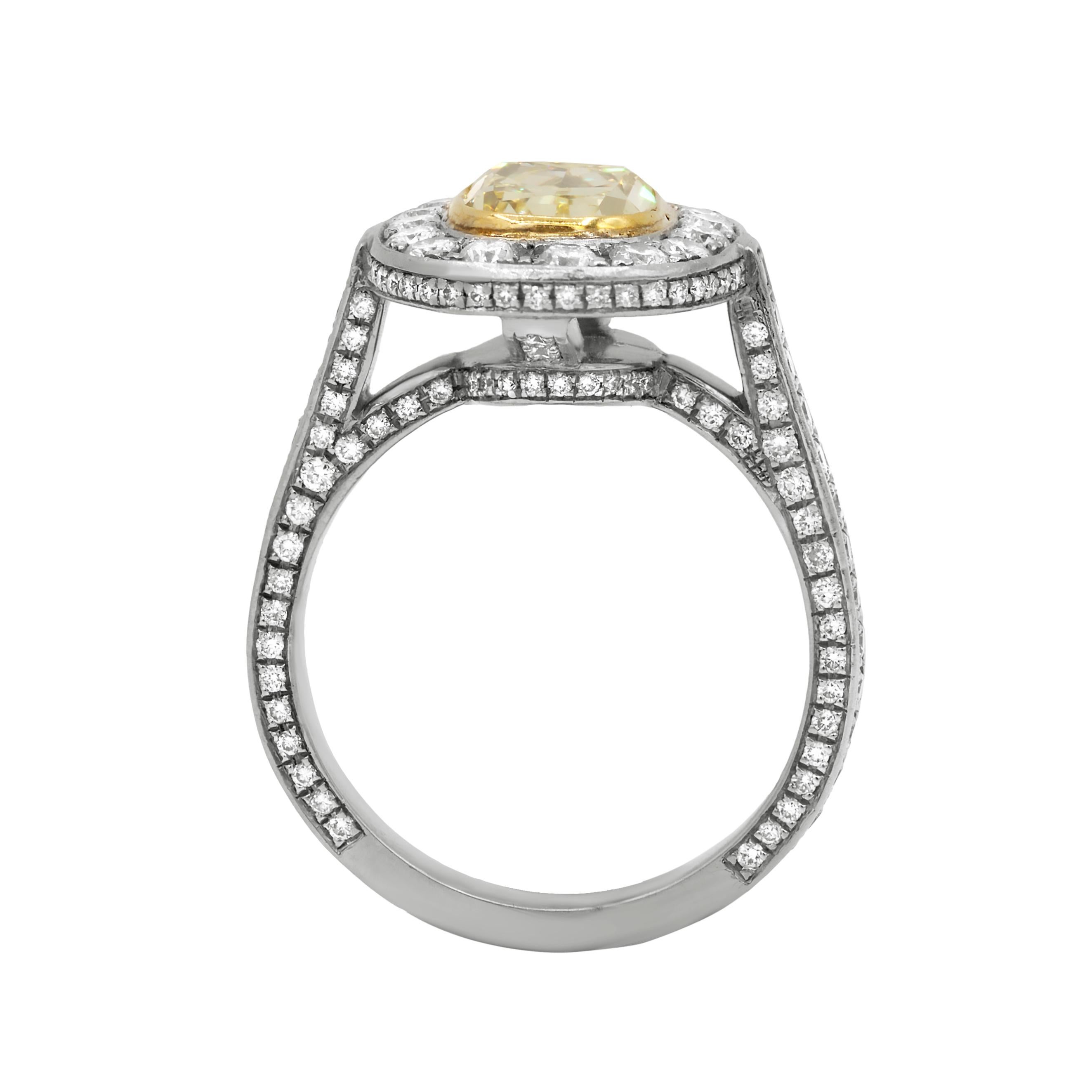 Verlobungsring, GIA 2,98 Karat intensiv gelber Fancy-Diamant (Moderne) im Angebot