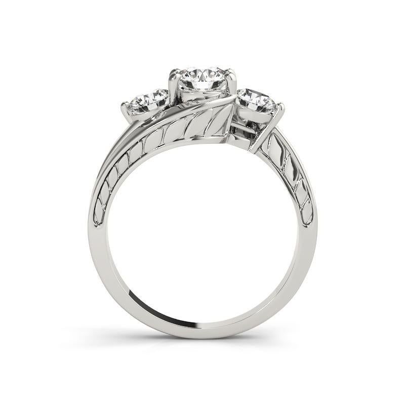 GIA 2ct Round 3-Stone Engraved Curved Shank  Diamantring im Zustand „Neu“ im Angebot in New York, NY