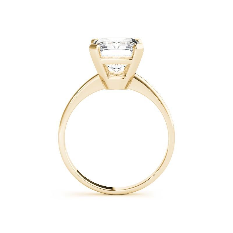 Contemporary GIA 3 Carat Emerald Solitaire Basket 4-Prong 18K Yellow Gold Diamond Ring For Sale