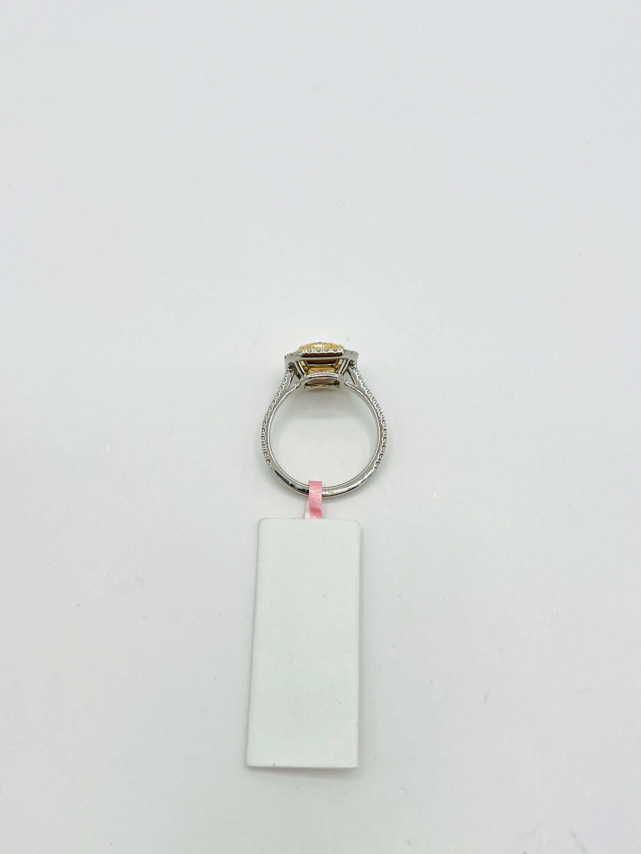 GIA 3 Carat Fancy Yellow Radiant Diamond Ring in Platinum and 18K Yellow Gold In New Condition In Los Angeles, CA
