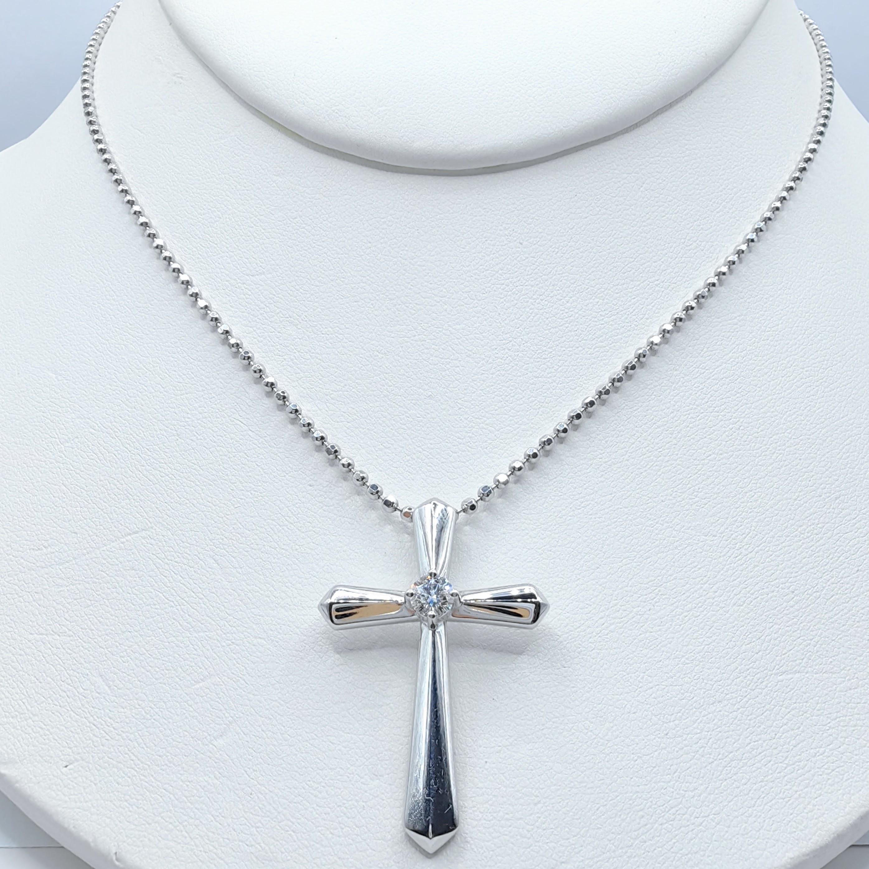 GIA .30 Carat Round Brilliant Cut Diamond Cross Pendentif en or blanc 18K Unisexe en vente