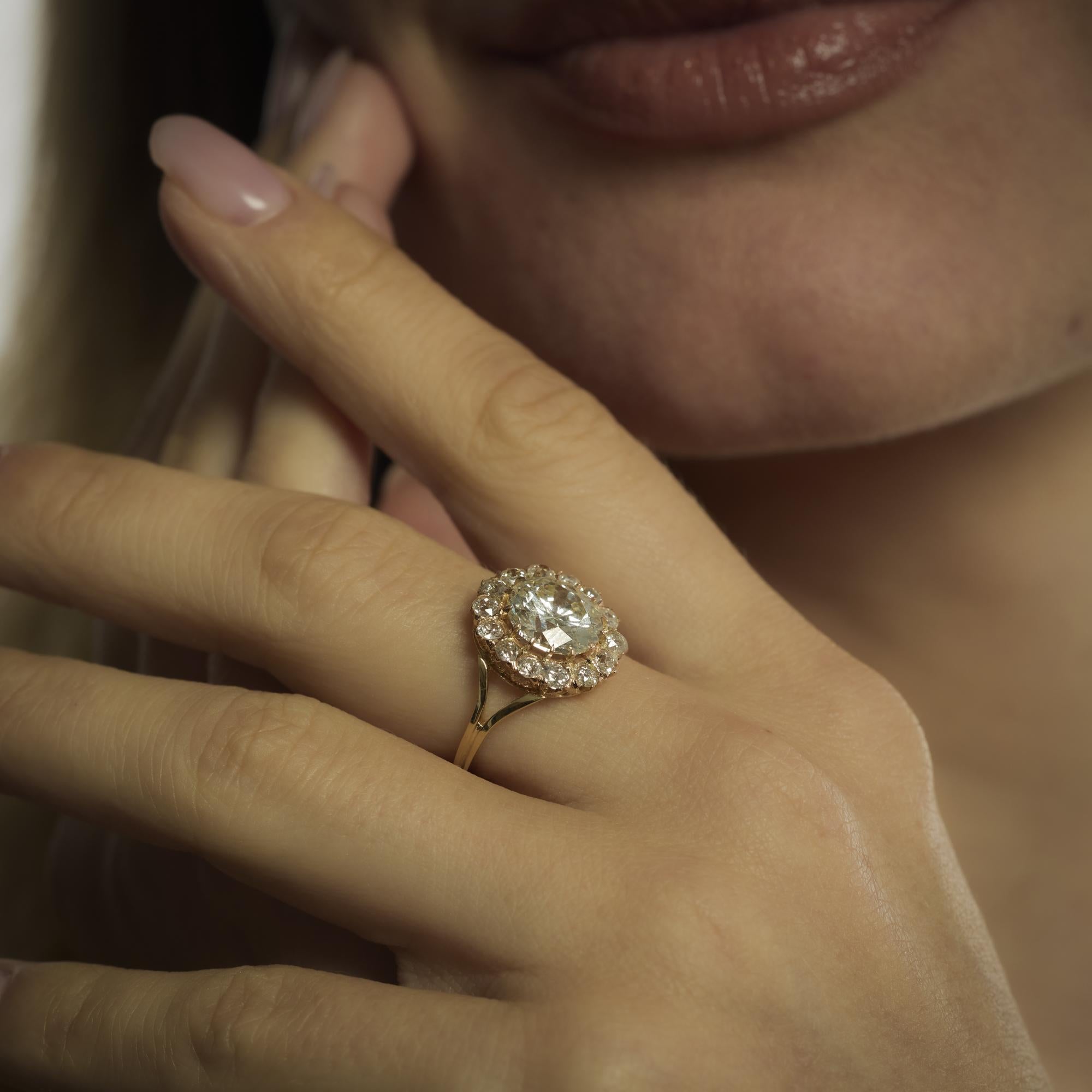 GIA Bague de fiançailles en or jaune 18k avec un diamant de 3,00 carats Pour femmes en vente