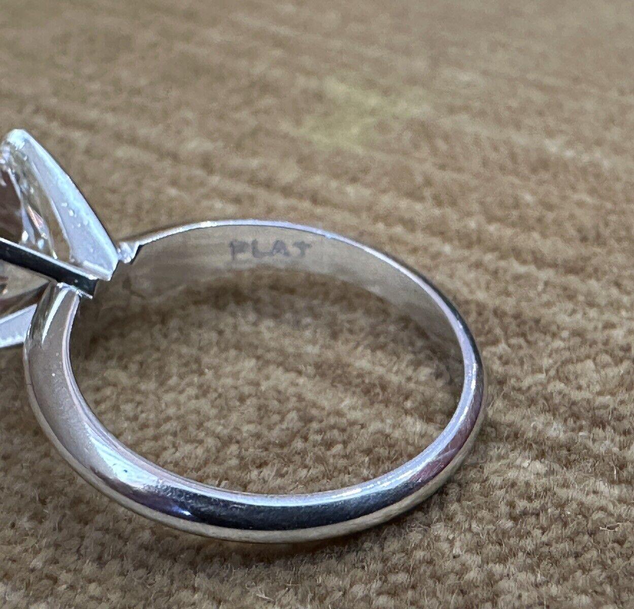 GIA 3.00 Carat Round Brilliant Diamond Solitaire Ring in Platinum For Sale 1