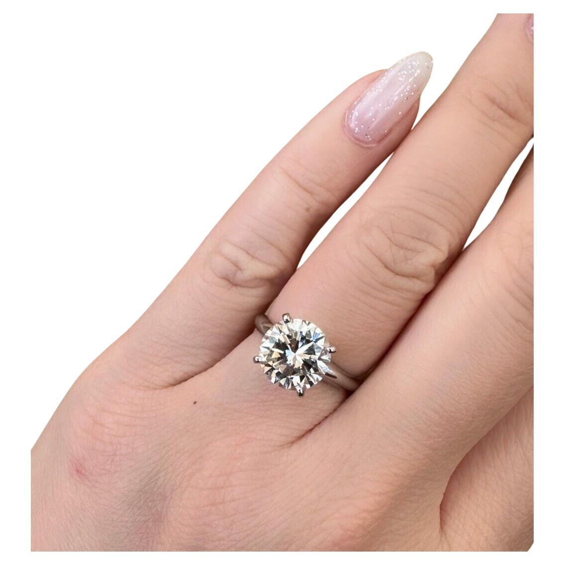 GIA 3.00 Carat Round Brilliant Diamond Solitaire Ring in Platinum For Sale
