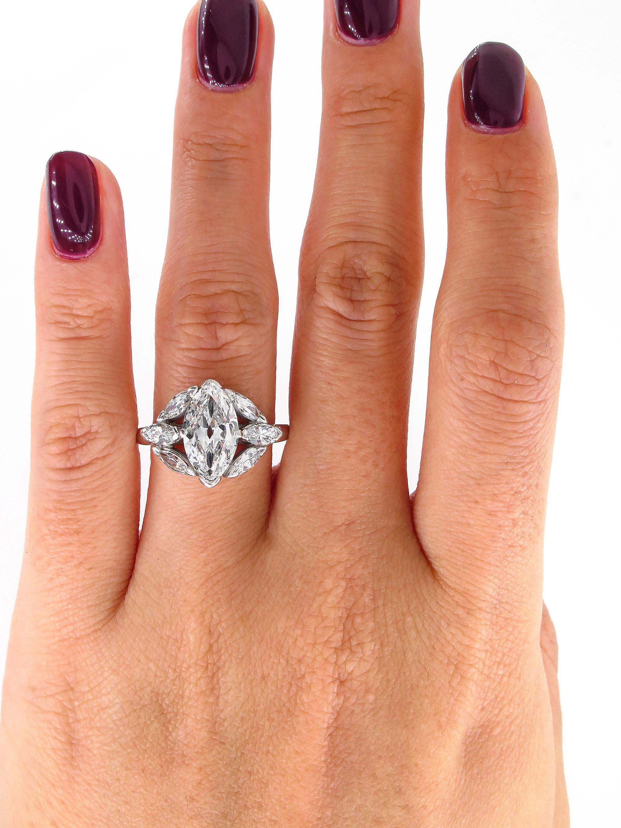 GIA 3.00 Carat Old Oval Moval Cut Diamond Platinum Antique Vintage Ring In Good Condition In New York, NY