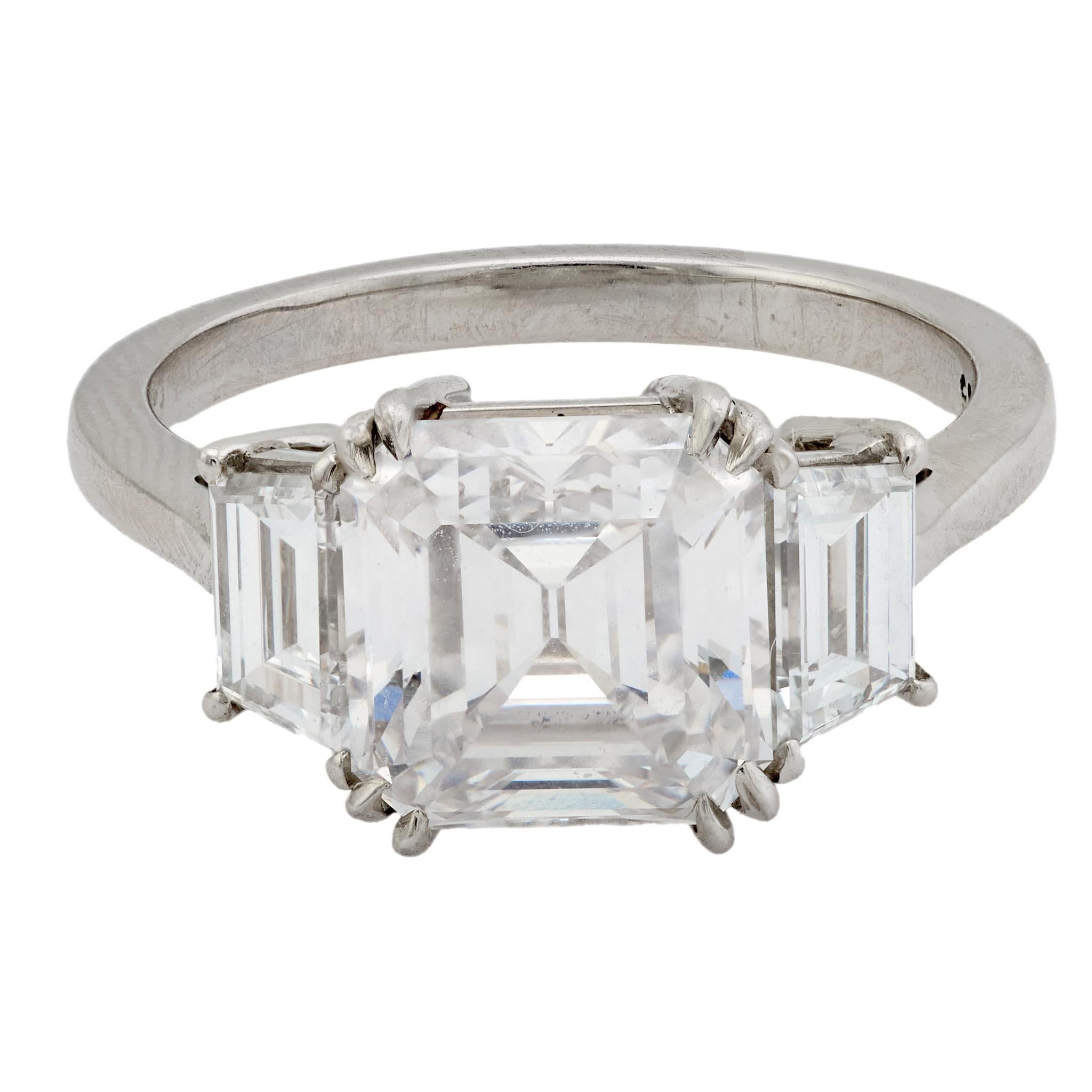 Contemporain GIA Bague de fiançailles en platine avec diamant Asscher de 3,01 carats en vente