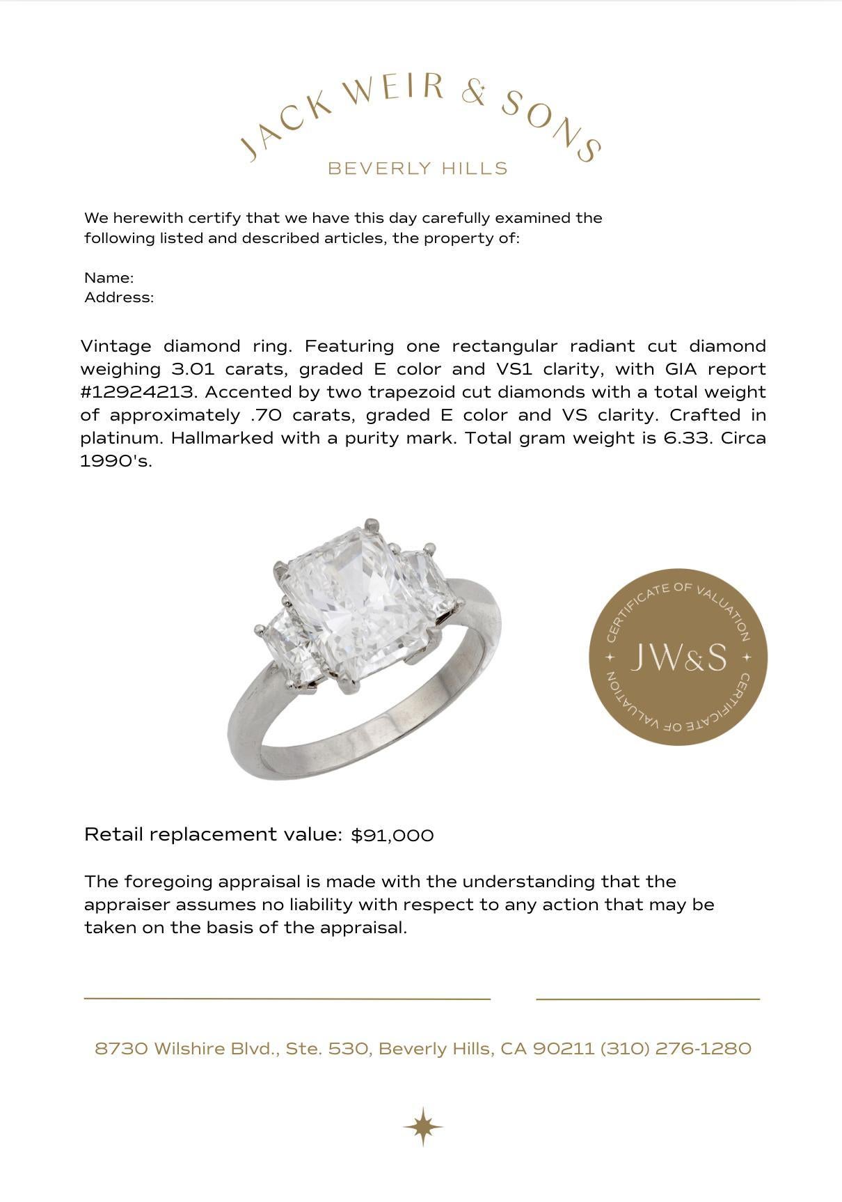 GIA 3.01 carat radiant cut diamond platinum engagement ring In Good Condition For Sale In Beverly Hills, CA