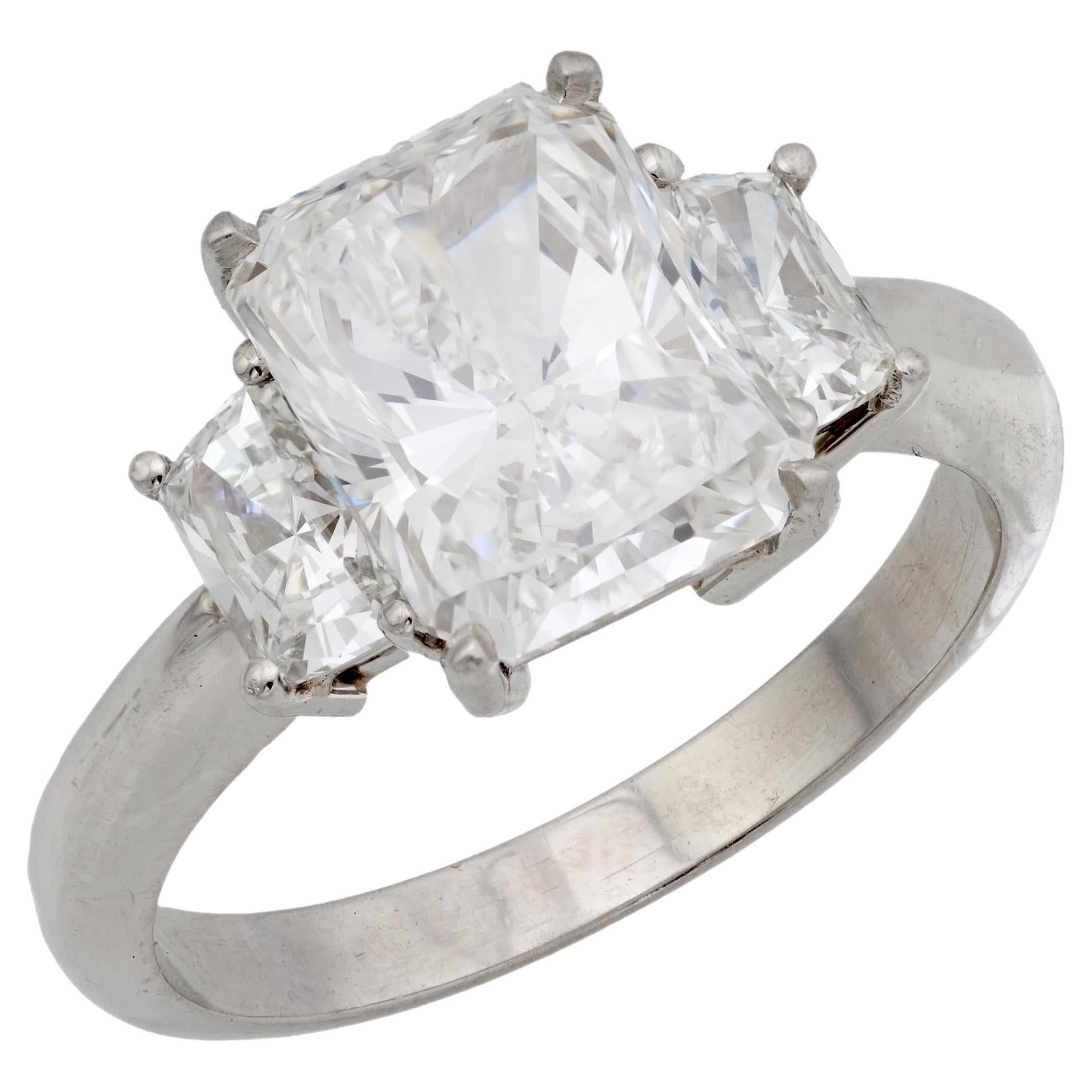 Bague de fiançailles en platine avec diamant radiant de 3,01 carats GIA