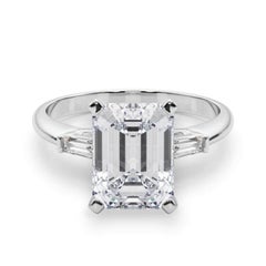 GIA 3(three) Stone Emerald Tapered Baguette 18K White Gold Diamond Ring (bague à diamants en or blanc)