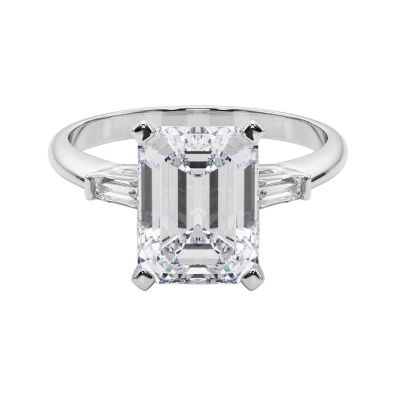GIA 3(three) Stone Emerald Tapered Baguette 18K White Gold Diamond Ring (bague à diamants en or blanc)