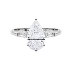GIA 3,01ct Pear Three-Stone Tapered Baguette 18K White Gold Diamantring