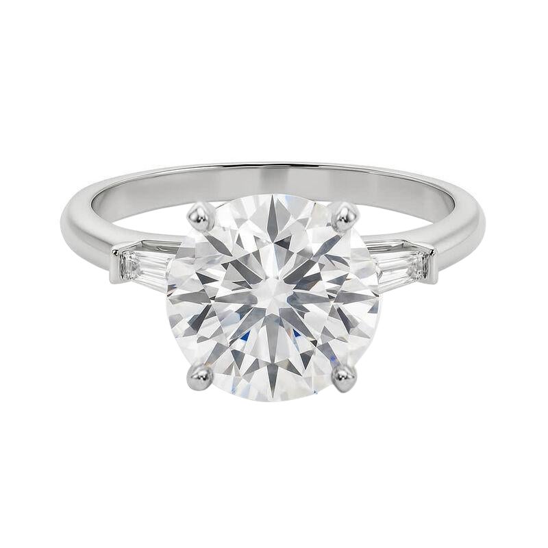 GIA 3.01ct Anillo de diamantes de oro blanco de 18 quilates con tres piedras redondas y baguette cónica