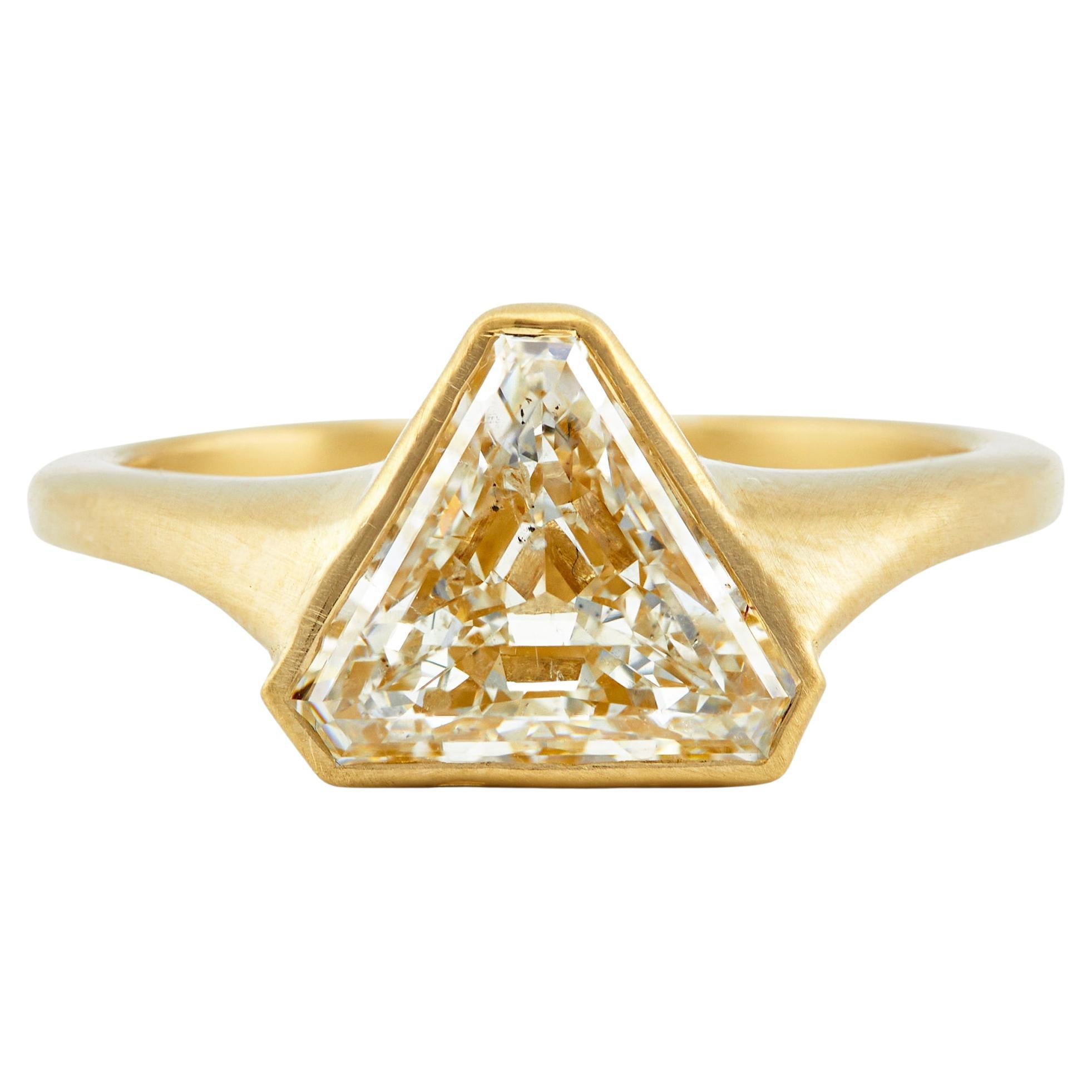 GIA 3.02 Triangle Step Cut Diamond 18k Yellow Gold Solitaire Ring
