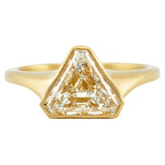 GIA 3.02 Triangle Step Cut Diamond 18k Yellow Gold Solitaire Ring