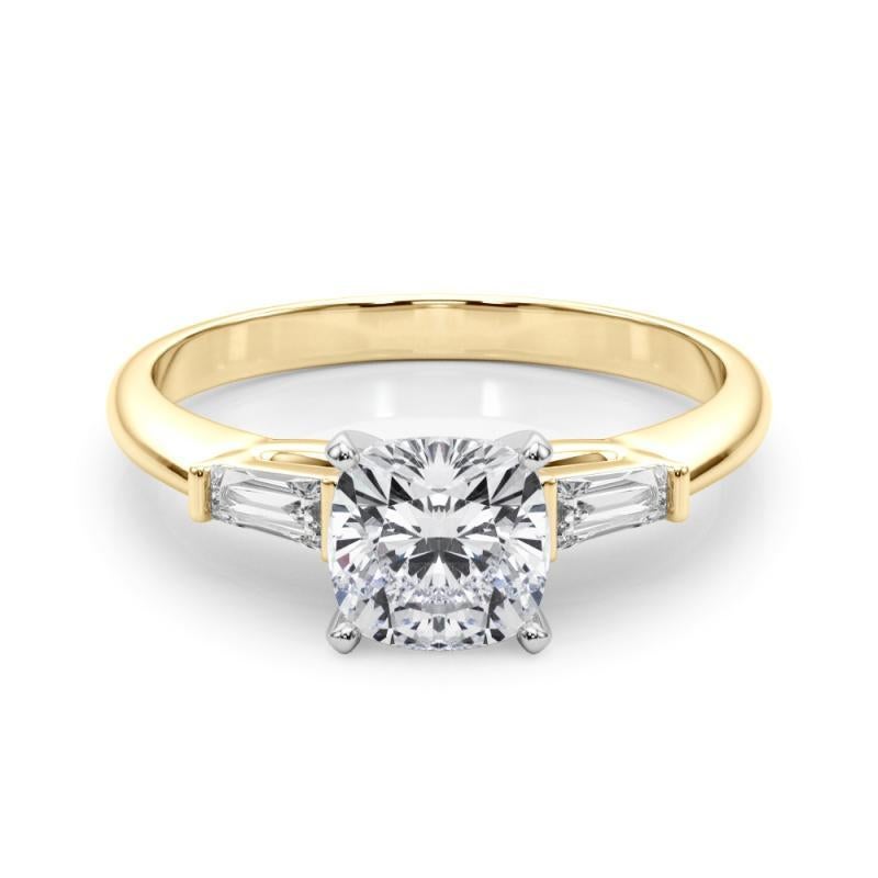 GIA Anello con diamante a tre pietre a cuscino e baguette affusolata in oro giallo 18 carati da 3,02 ct.