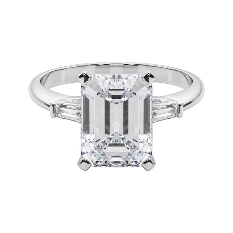 GIA 3(three) Stone Emerald Tapered Baguette 18K White Gold Diamond Ring (bague à diamants en or blanc)