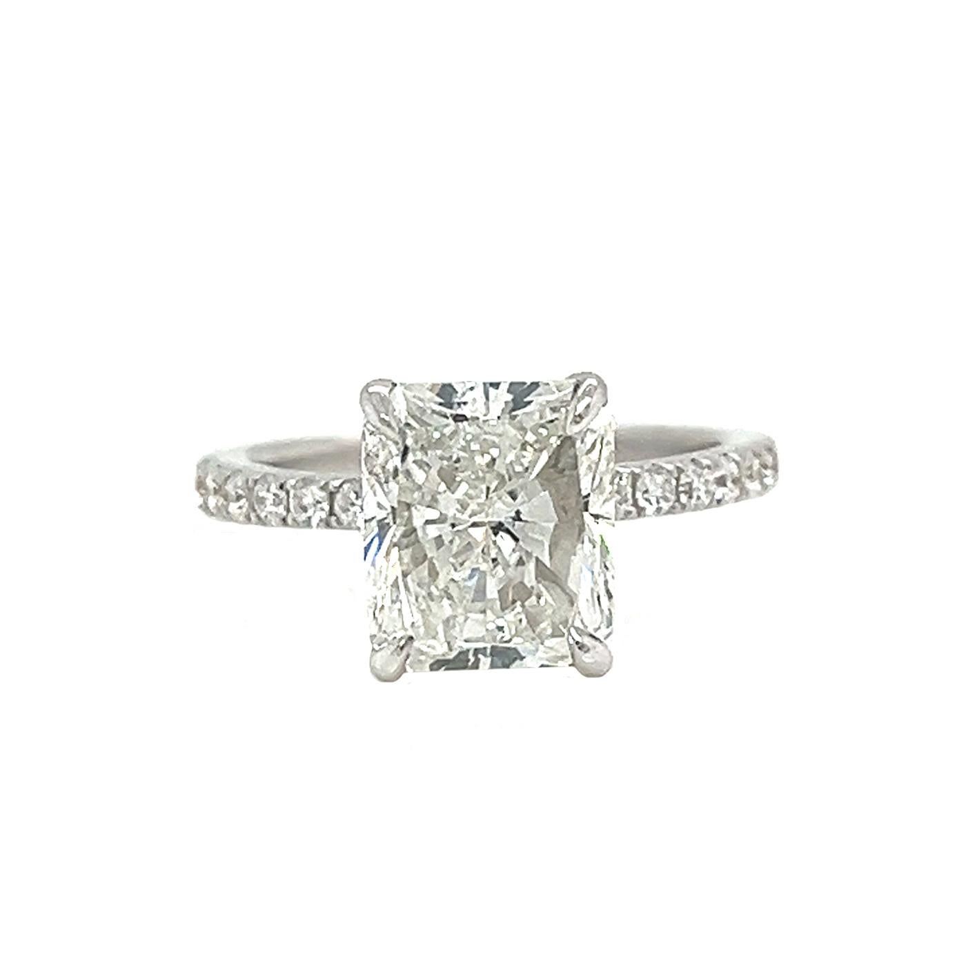 GIA 3.03ct Natural Radiant Cut Diamond with Pave Diamonds Ring 18k White Gold For Sale 3
