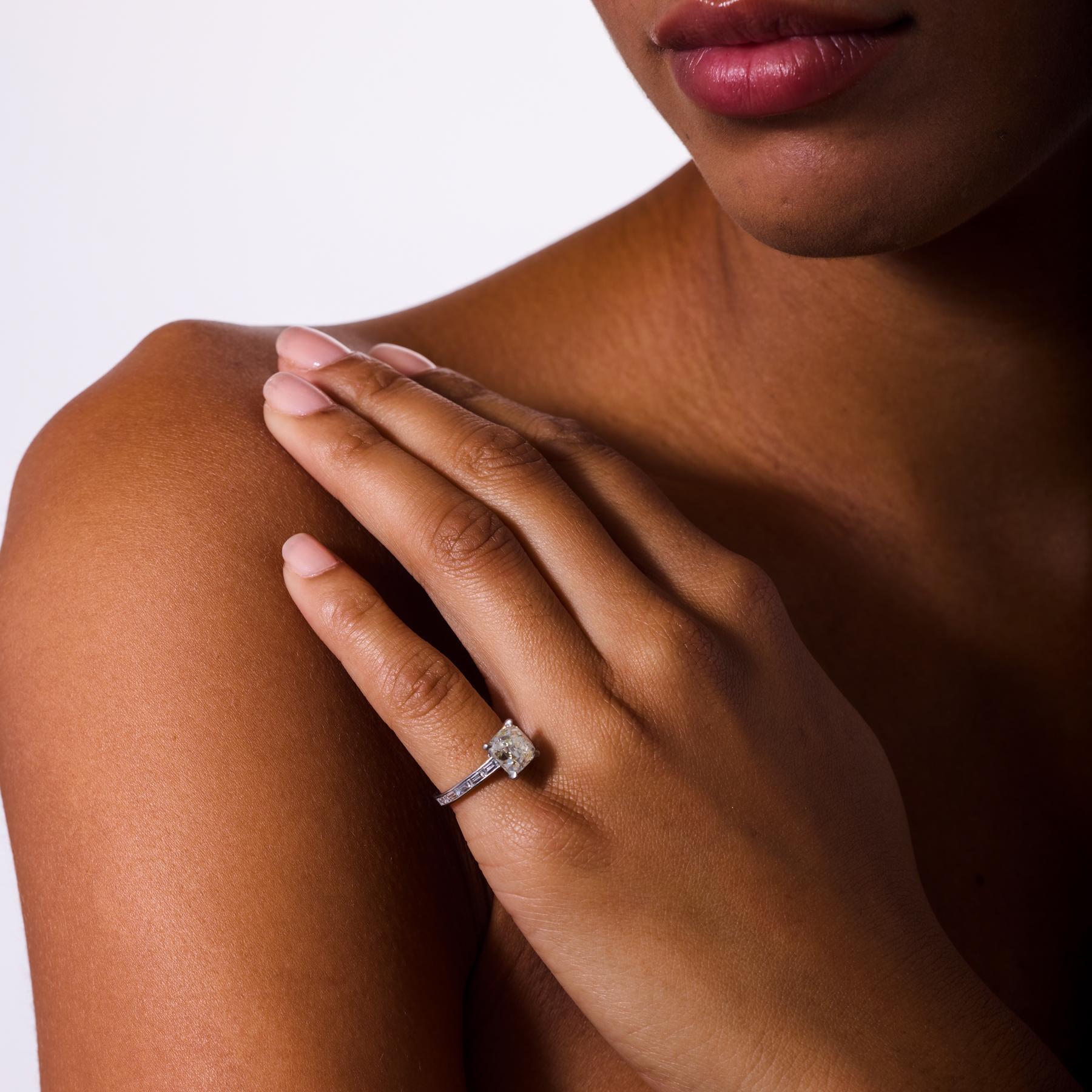 Taille vieille mine GIA Bague de fiançailles en platine avec diamant taille ancienne de 3.06 carats en vente