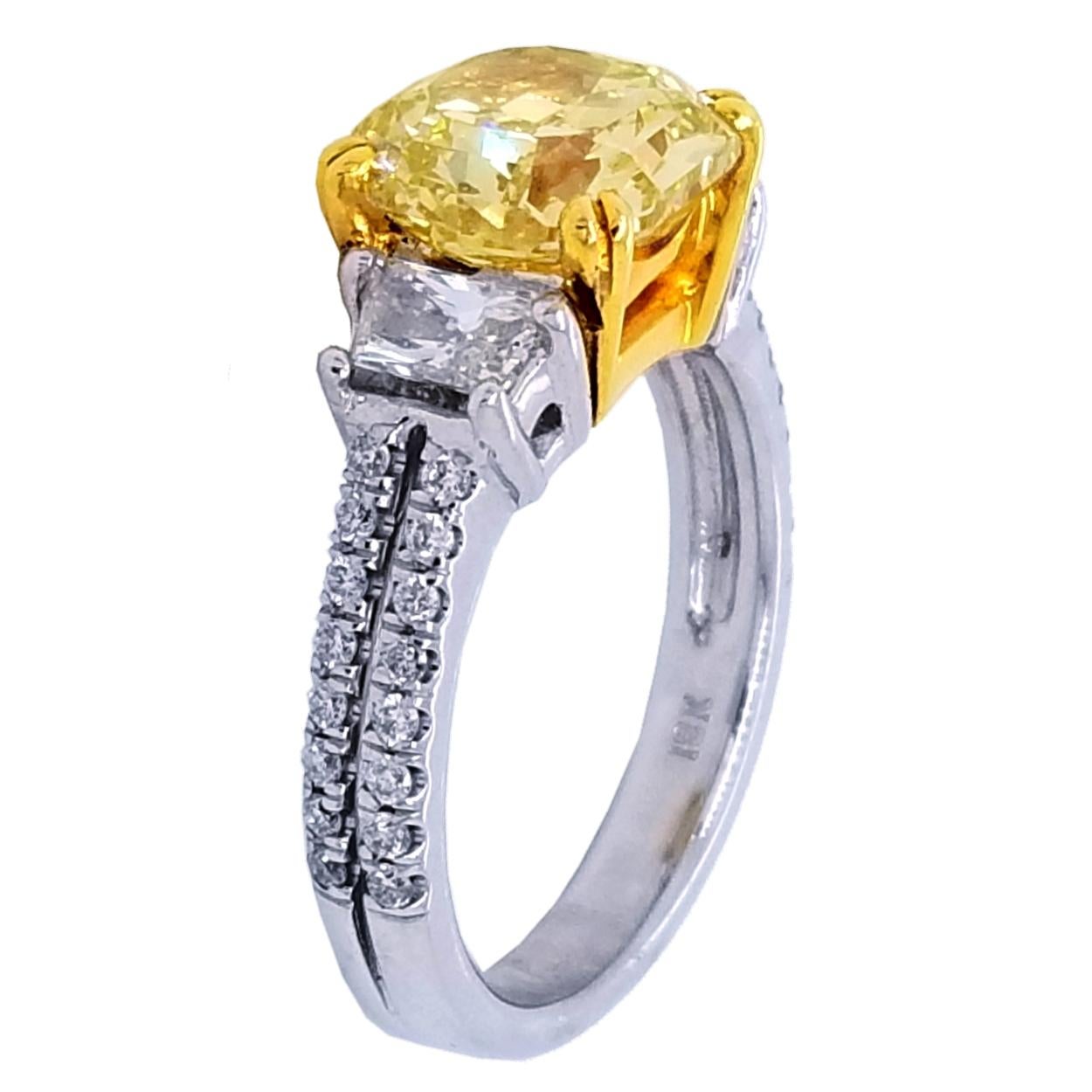 Contemporary GIA 3.06 Ct Fancy Intense Yellow Radiant 18K Engagement Ring with 2 Traps