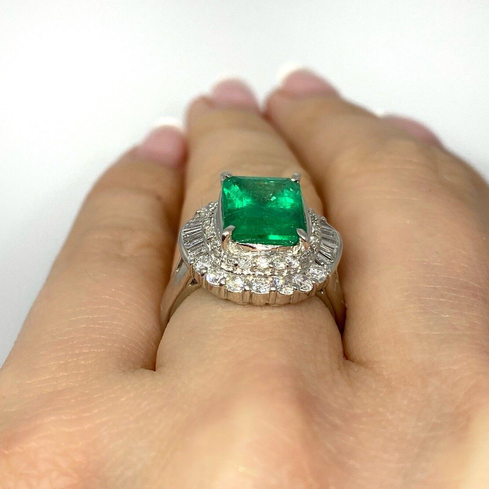 GIA 3.07 Carat Colombian Emerald & Diamond Ballerina Ring in Platinum For Sale 2