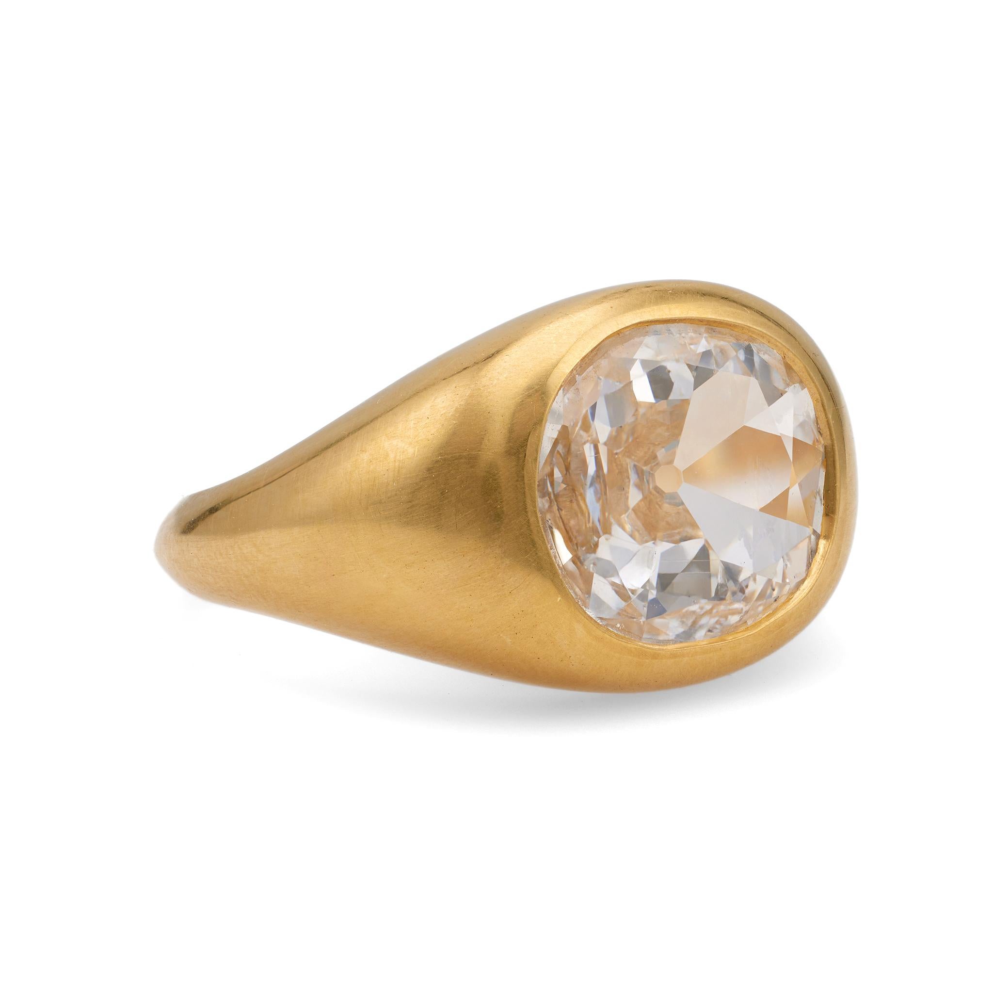 Women's or Men's GIA 3.09 Carat Old Mine Cut Diamond 20k Yellow Gold Ring For Sale