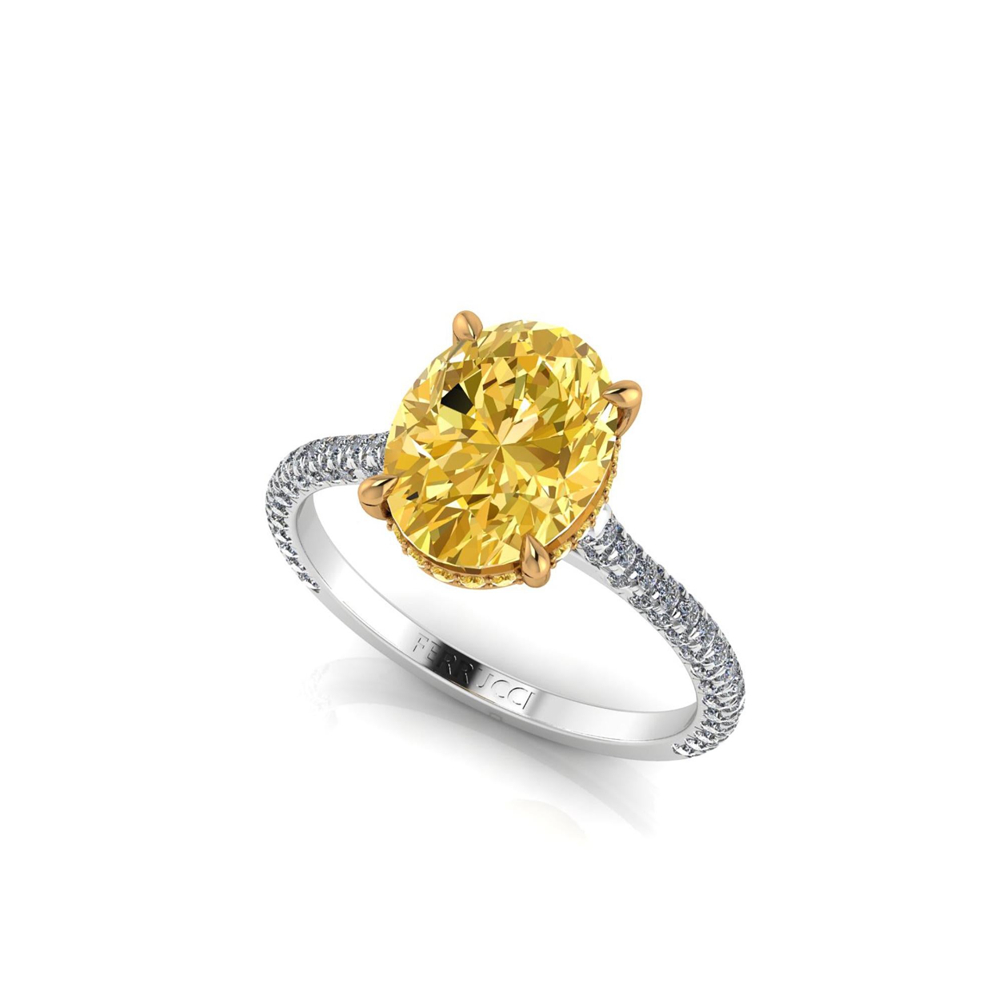 Taille ovale GIA Diamant ovale de 3,09 carats de couleur jaune foncé  en vente