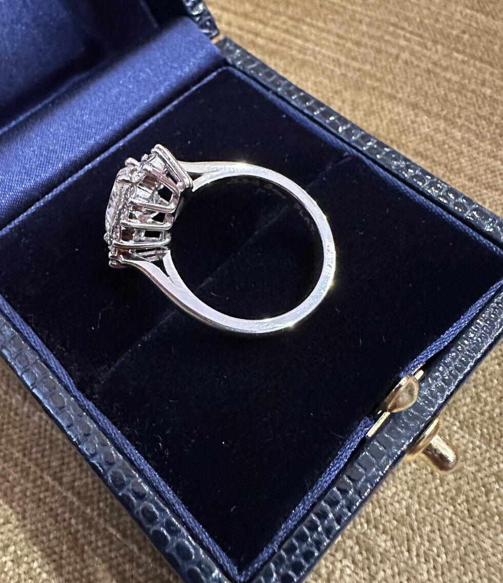 GIA 3.10 Carat Pear Brilliant Diamond Ring with Diamonds in Platinum For Sale 6