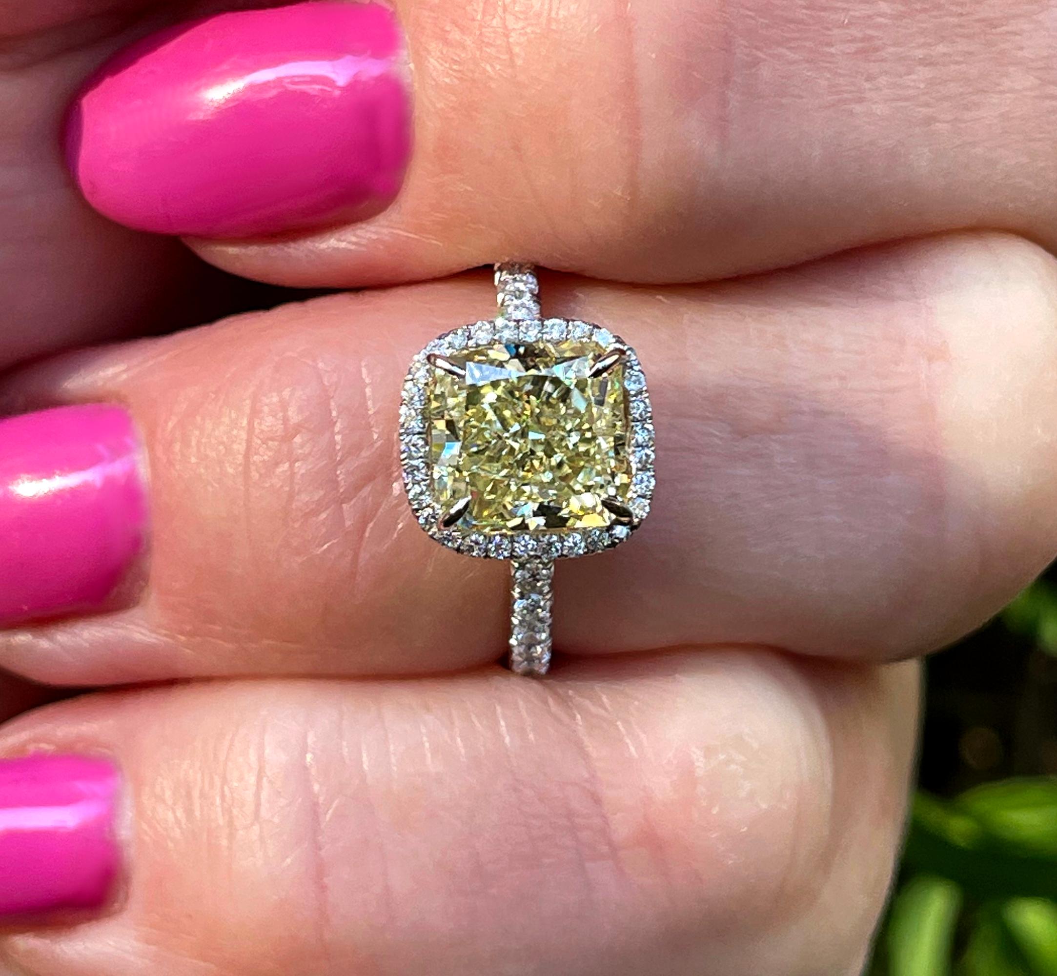 GIA 3.14ctw Estate Vintage Natural Fancy Yellow Radiant Diamond Plat 18k Ring For Sale 3