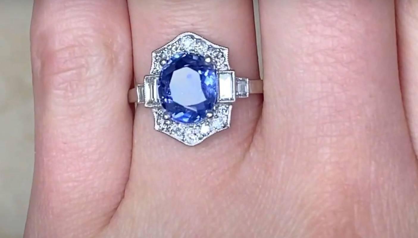 GIA 3.15ct Oval Cut Sapphire Cocktail Ring, Diamond Halo, Platinum, Non-Heat In Excellent Condition For Sale In New York, NY