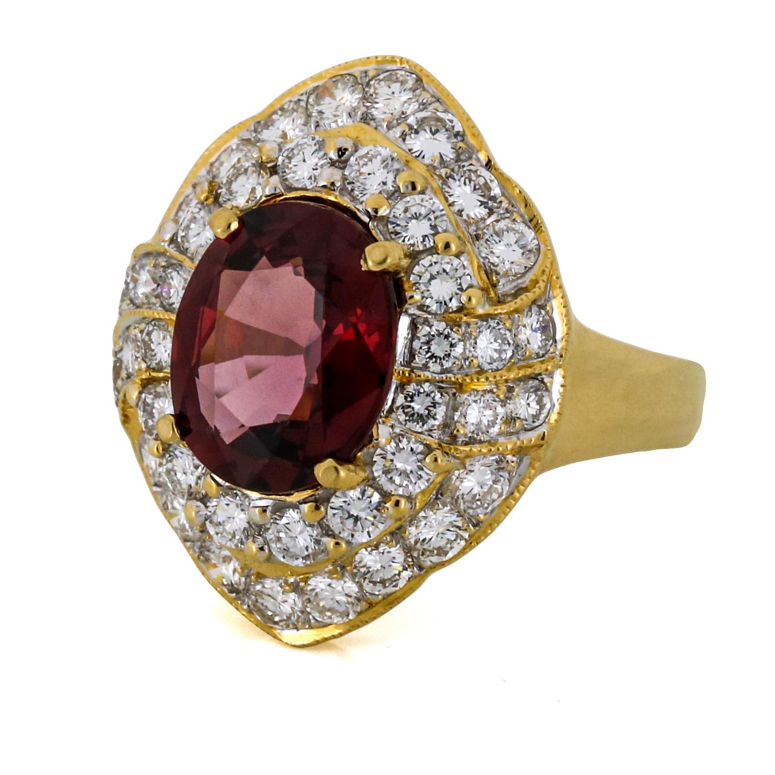 GIA 3.25 Carat Red Spinel Diamond Cocktail Ring in 18 Karat Yellow Gold For Sale 4