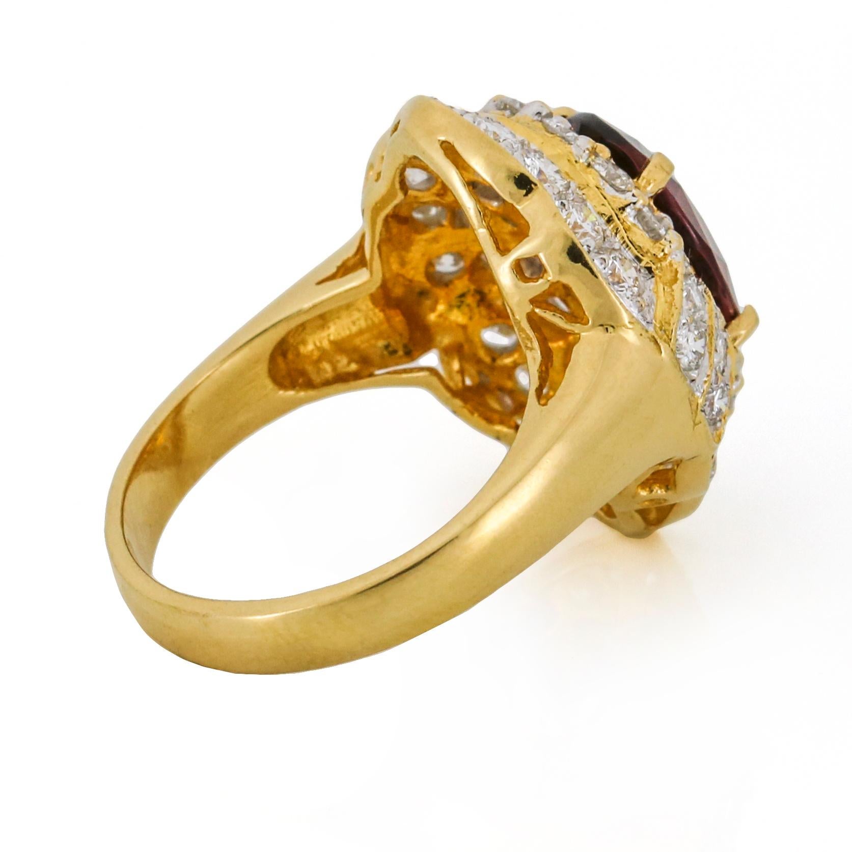 GIA 3.25 Carat Red Spinel Diamond Cocktail Ring in 18 Karat Yellow Gold In Excellent Condition For Sale In Fort Lauderdale, FL