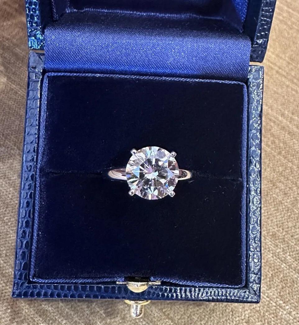 GIA 3,26 quilates Anillo solitario de diamante brillante redondo en platino Corte redondo en venta