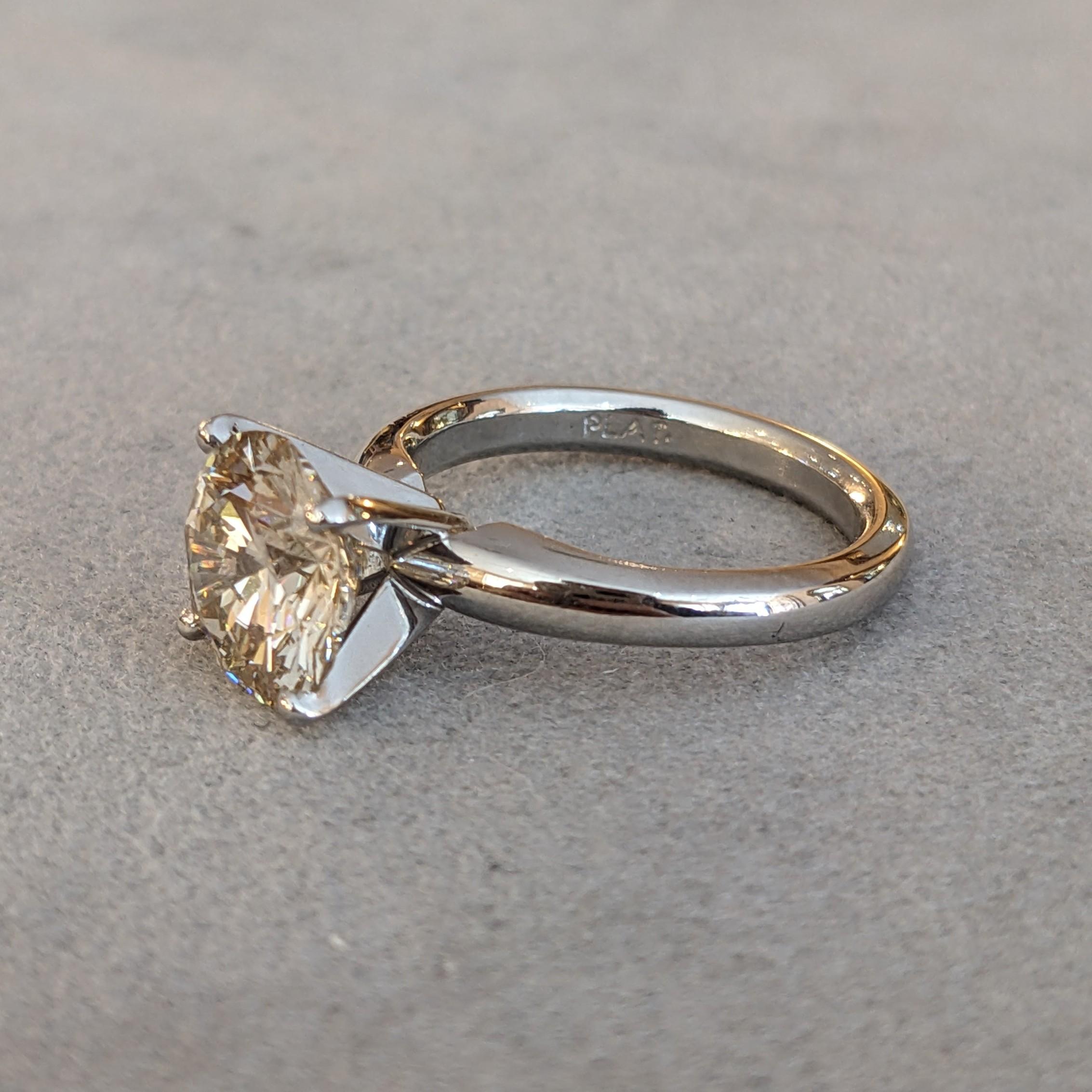 GIA 3,26 Karat Runder Brillant Diamant Solitär Ring in sdPlatin im Angebot 7