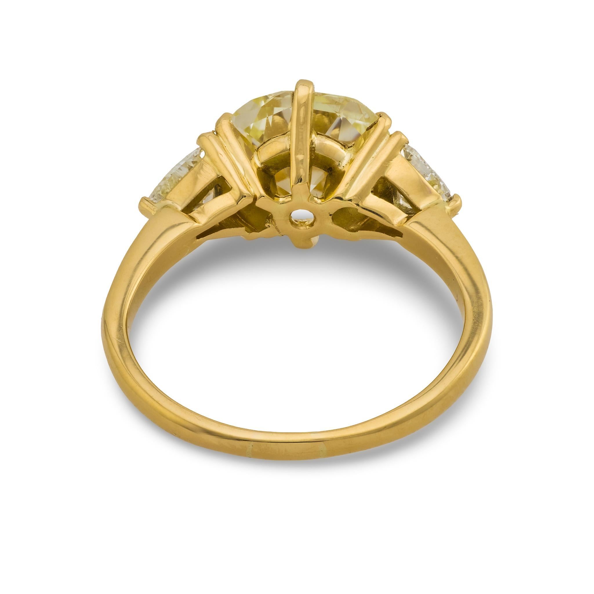 Donna GIA Anello di fidanzamento in oro giallo 18k con diamante vecchio taglio europeo da 3,35 carati in vendita