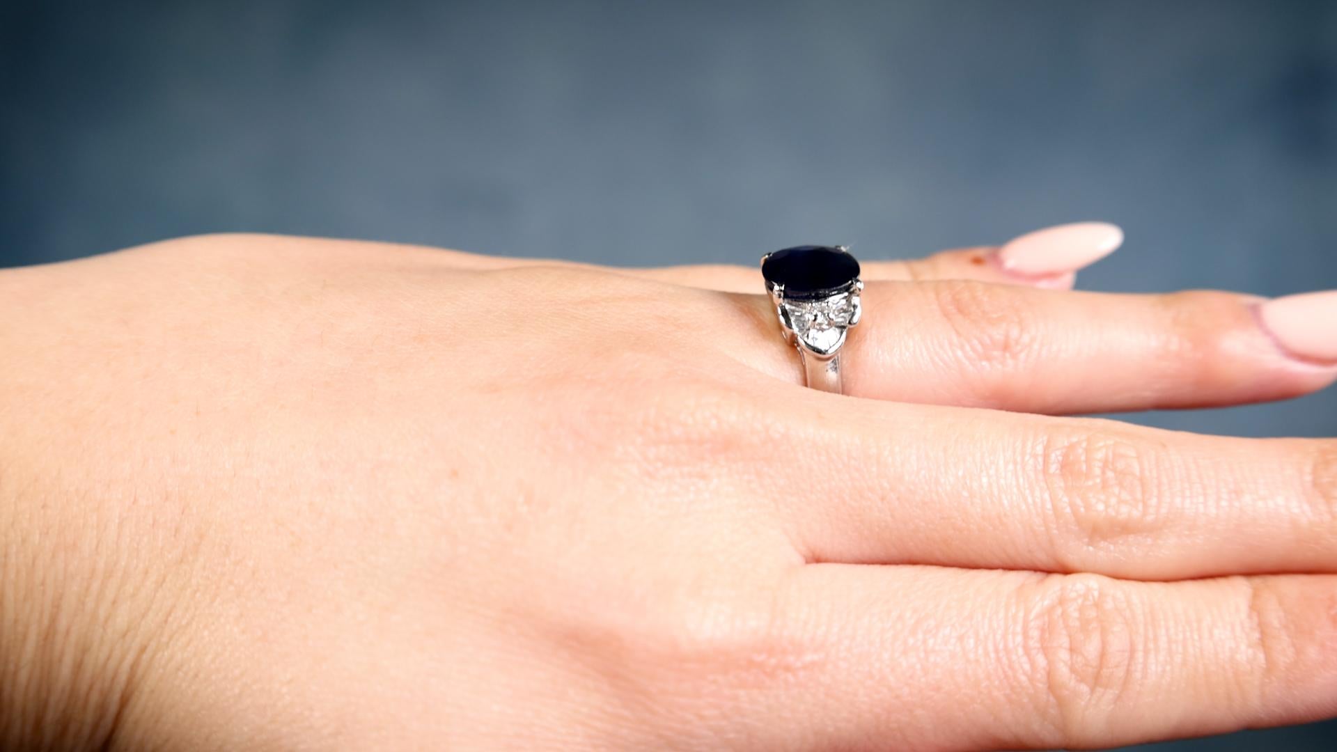 GIA 3.35 Carat Thai Sapphire Diamond Platinum Ring In Excellent Condition In Beverly Hills, CA