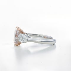 GIA 3,37 Carati Pink Light IF Anello con diamante radiante e pietre laterali a pera