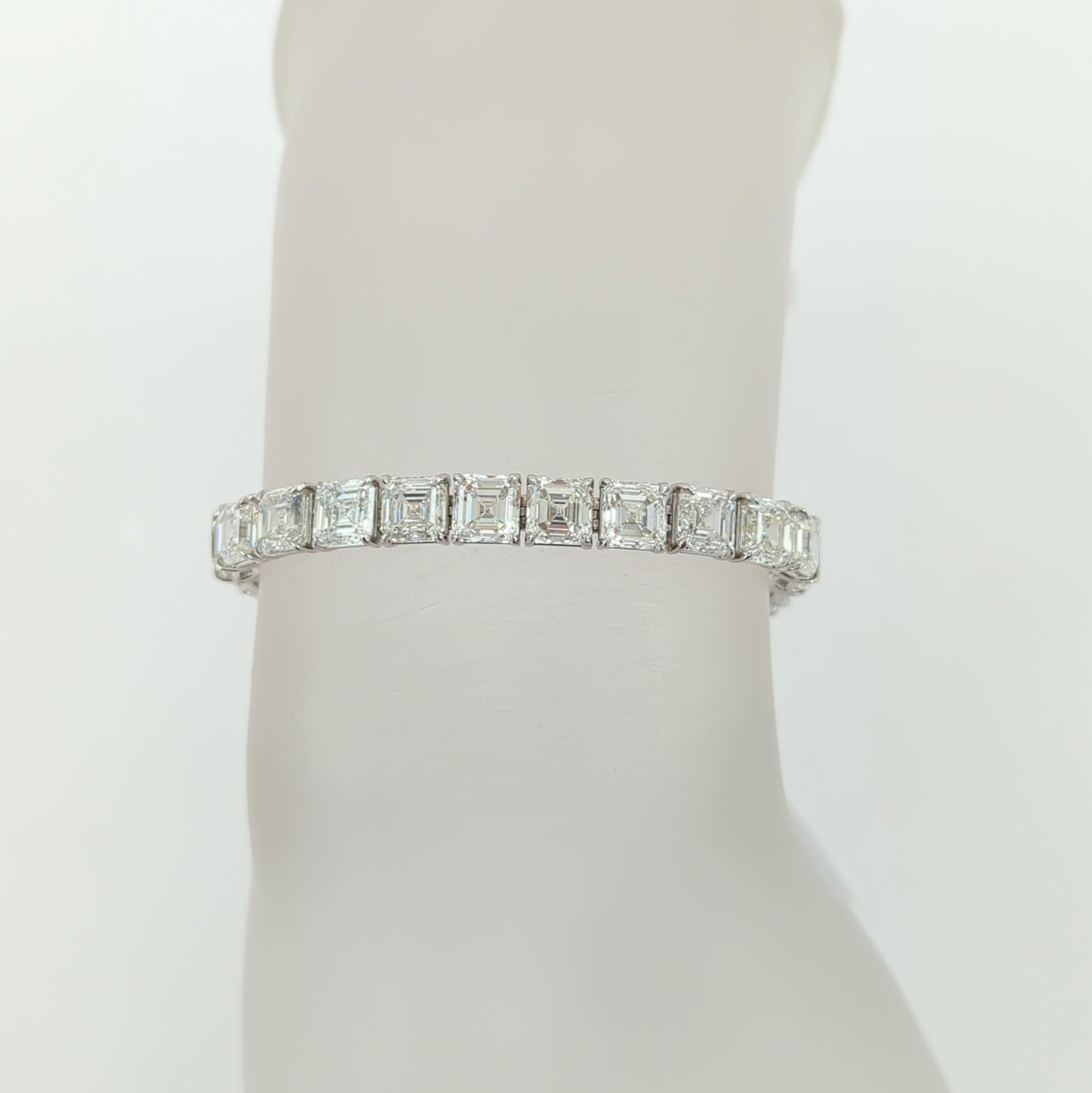 Bracelet tennis en or blanc 18 carats avec diamants blancs taille Asscher de 34,06 carats, certifiés GIA Neuf à Los Angeles, CA