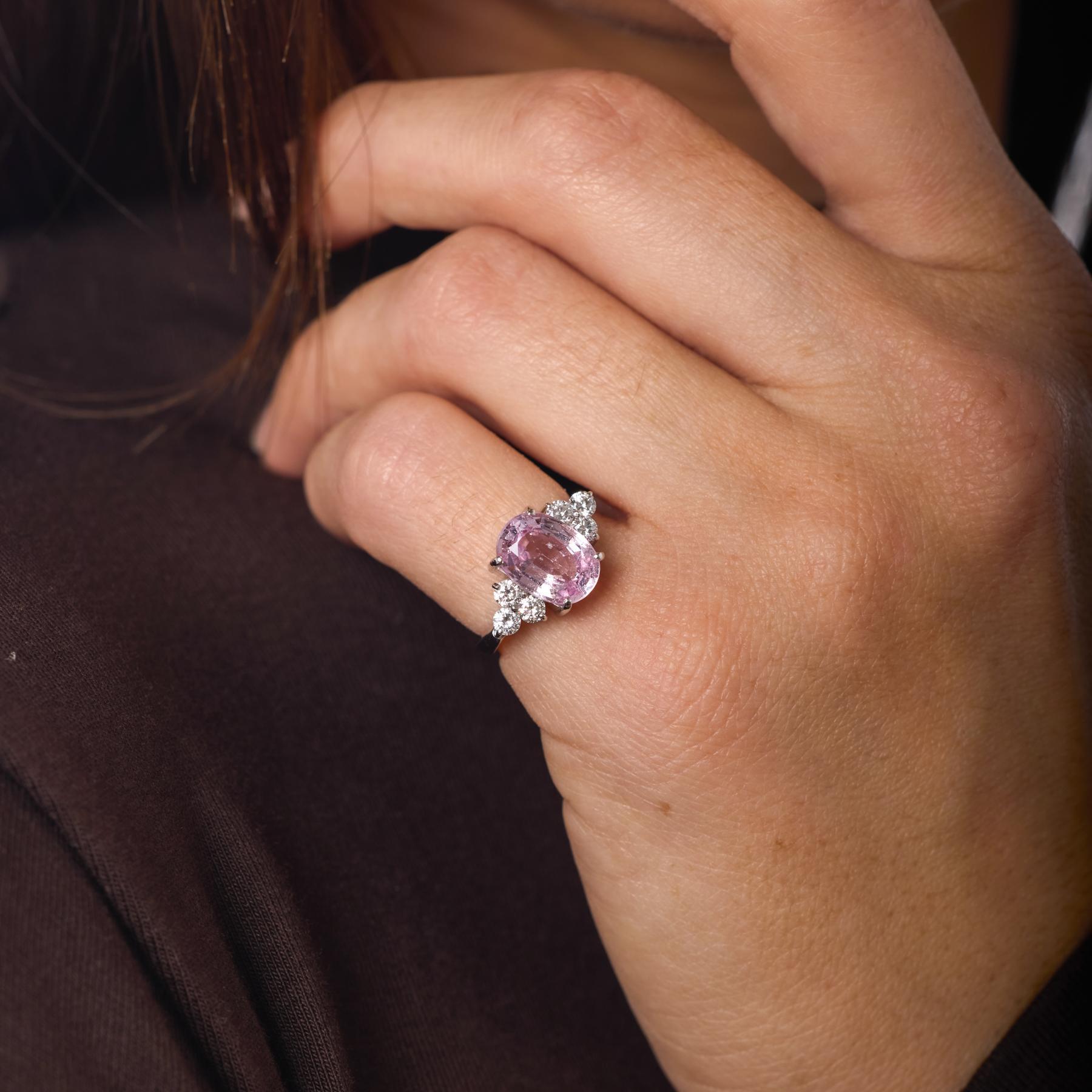 GIA 3,44 Karat rosa Saphir Platin Verlobungsring ohne Hitze (Ovalschliff) im Angebot