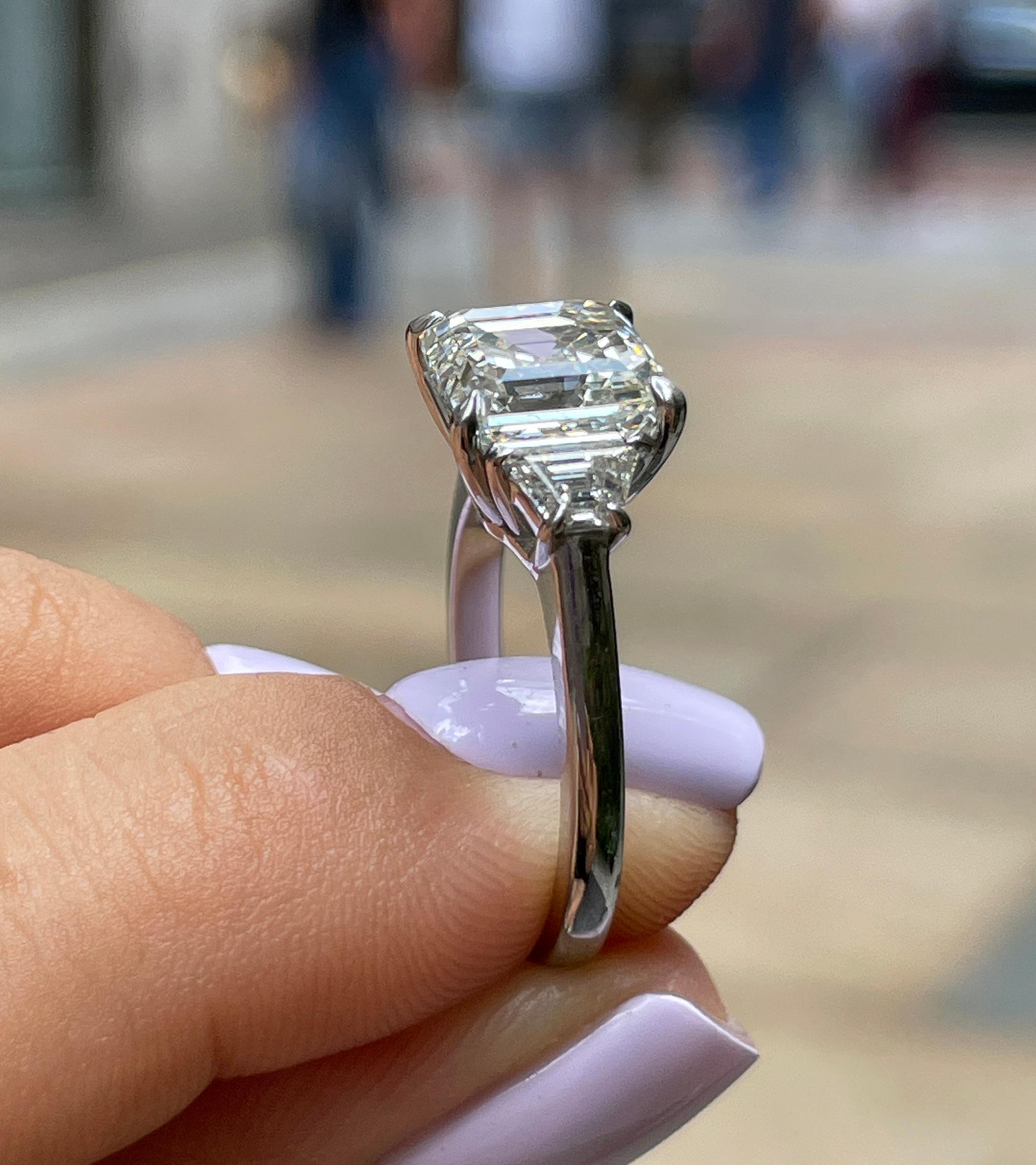 GIA 3.47ct Asscher Cut Diamond 3 Stone Engagement Wedding Platinum Ring For Sale 4