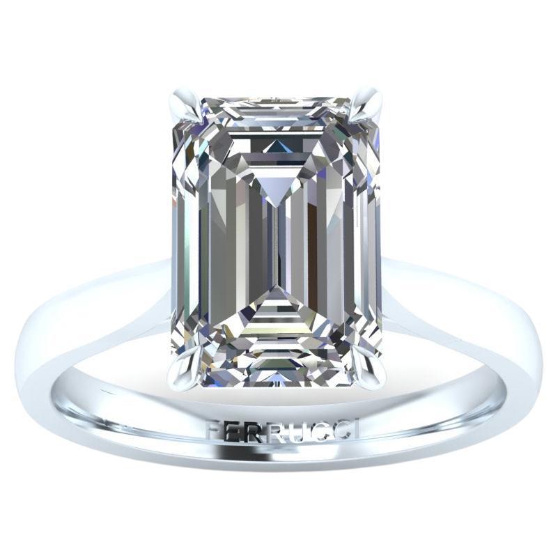 Diamant émeraude GIA de 3,50 carats  Bague de fiançailles en platine 950 en vente