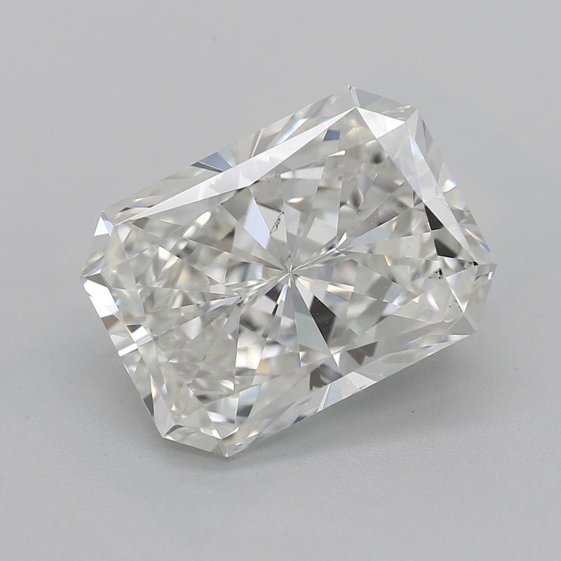 Rehaussez votre collection avec cette exquise bague en diamant dotée d'une captivante pierre centrale radiant I SI1 de 3,50, solidement enchâssée dans une monture sophistiquée à quatre griffes. Le bracelet au design élégant, fabriqué en platine