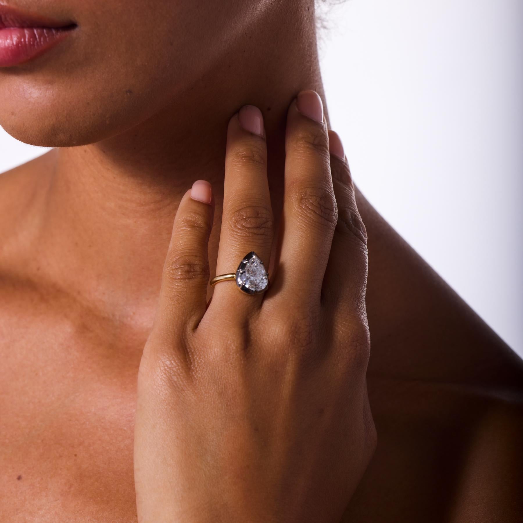 Taglio brillante GIA Anello di fidanzamento in oro giallo 14k e platino con diamante a forma di pera da 3,52 carati in vendita