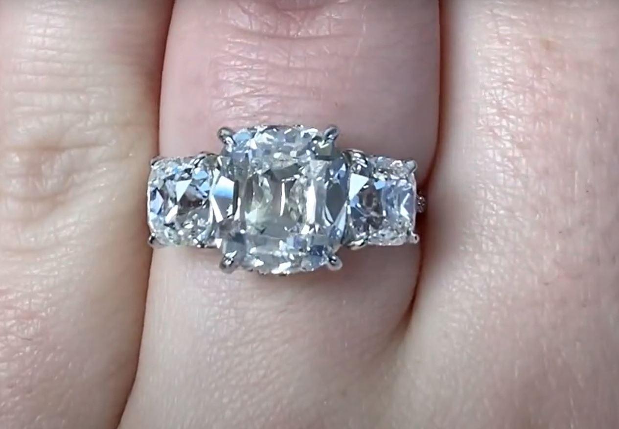 GIA 3,53 Karat antiker Diamant-Verlobungsring mit Kissenschliff, VS1 Reinheit, Platin im Zustand „Hervorragend“ im Angebot in New York, NY