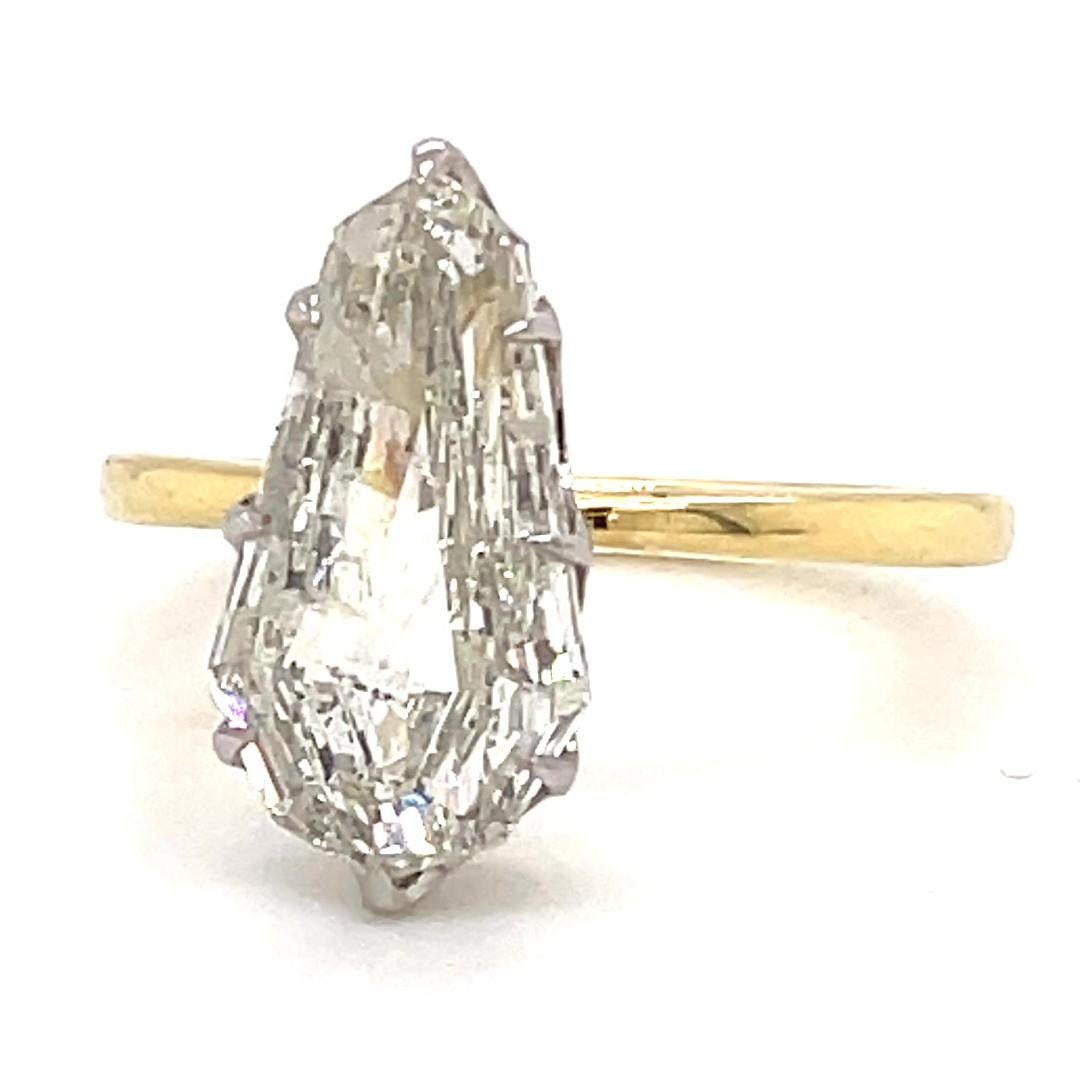 GIA 3.58 Carat Shield Cut Diamond Solitaire Ring In New Condition In Beverly Hills, CA