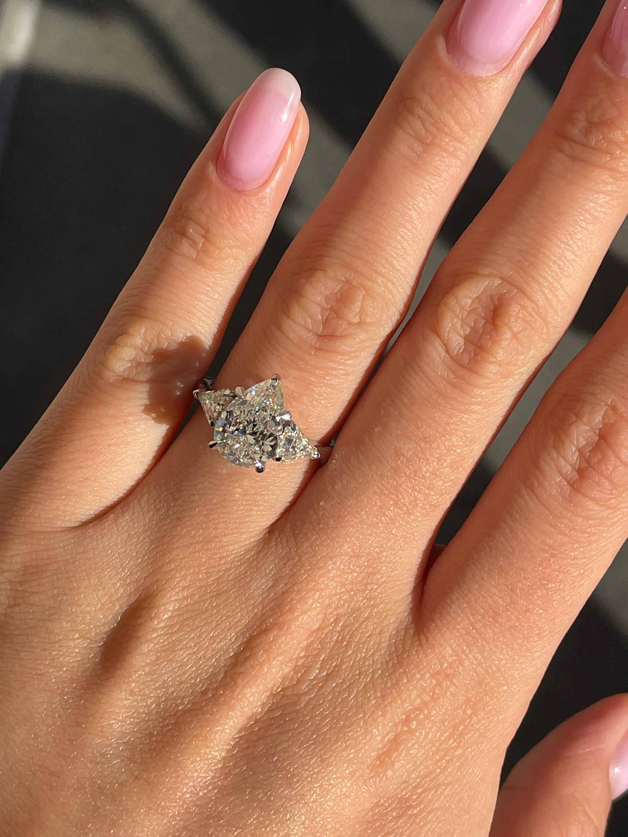 Women's GIA 3.62ct Estate Vintage Pear Shaped 3 Stone Diamond Engagement Wedding Plat