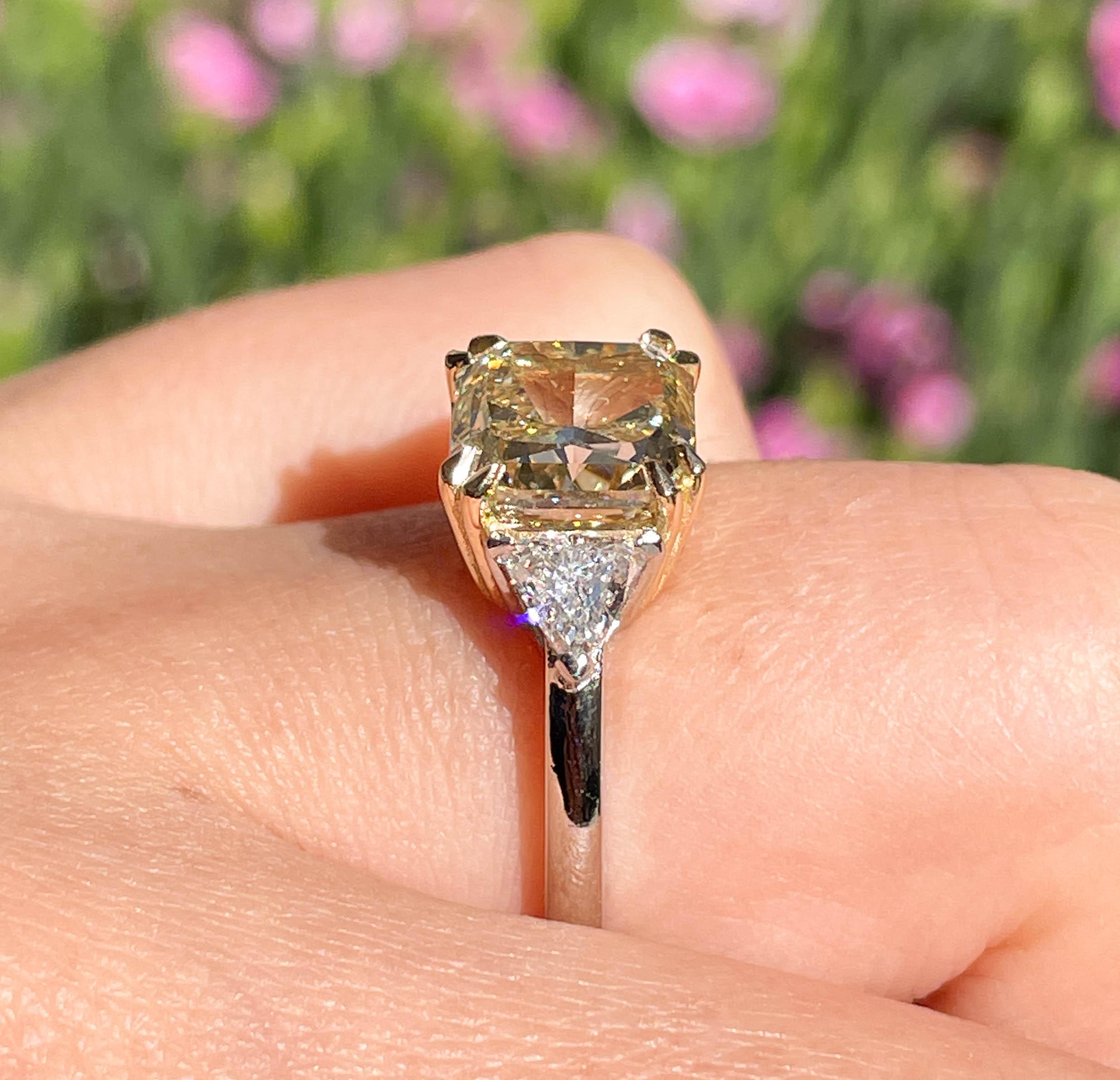 Platin-Verlobungsring, GIA 3,68 Karat Nachlass Fancy Gelber strahlender 3 Stein, Verlobungsring 7