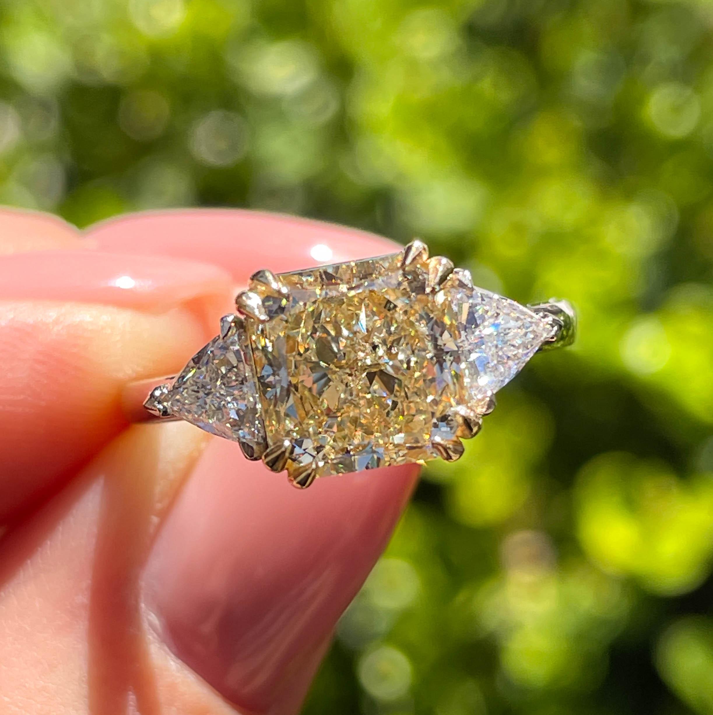 Platin-Verlobungsring, GIA 3,68 Karat Nachlass Fancy Gelber strahlender 3 Stein, Verlobungsring 12