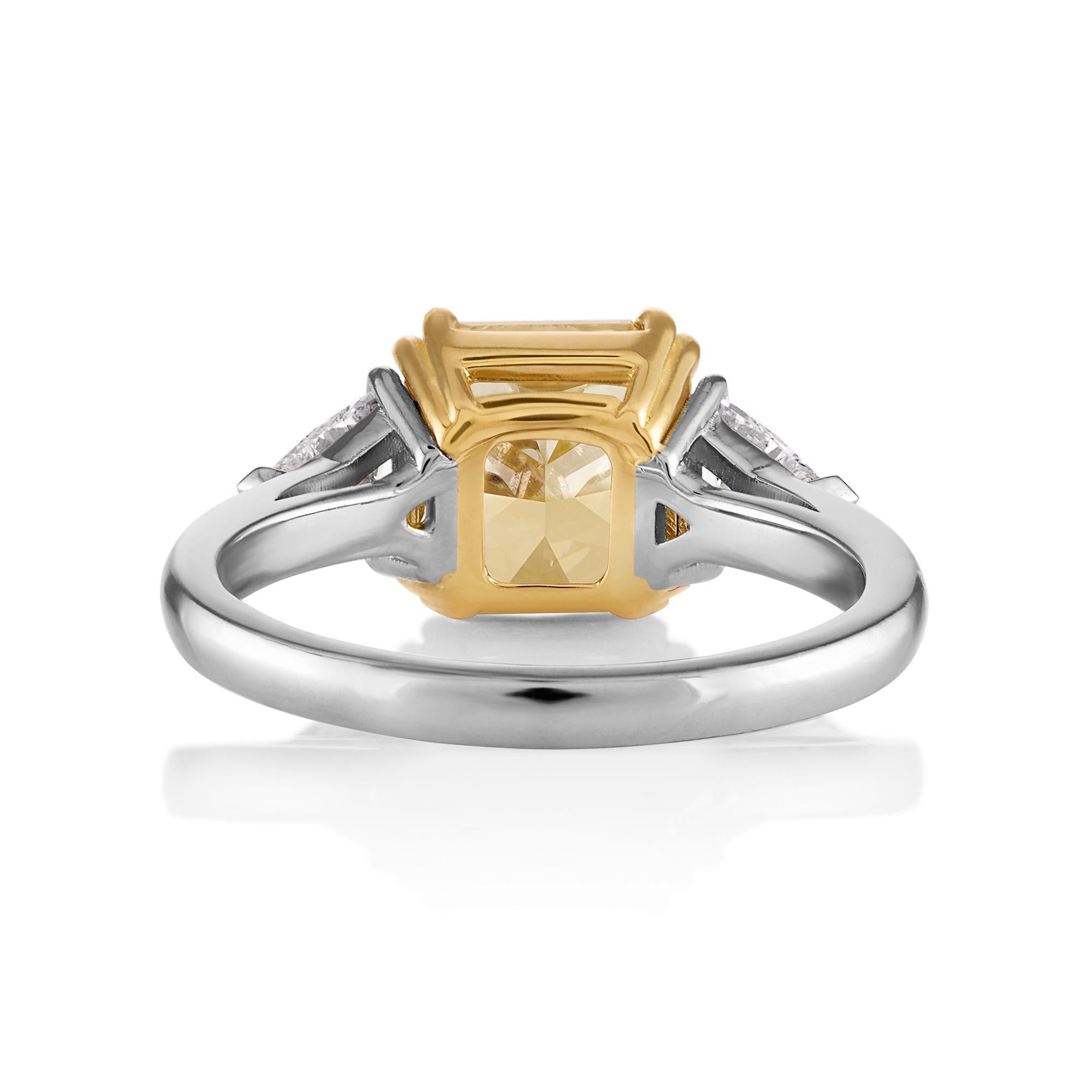 Platin-Verlobungsring, GIA 3,68 Karat Nachlass Fancy Gelber strahlender 3 Stein, Verlobungsring 2