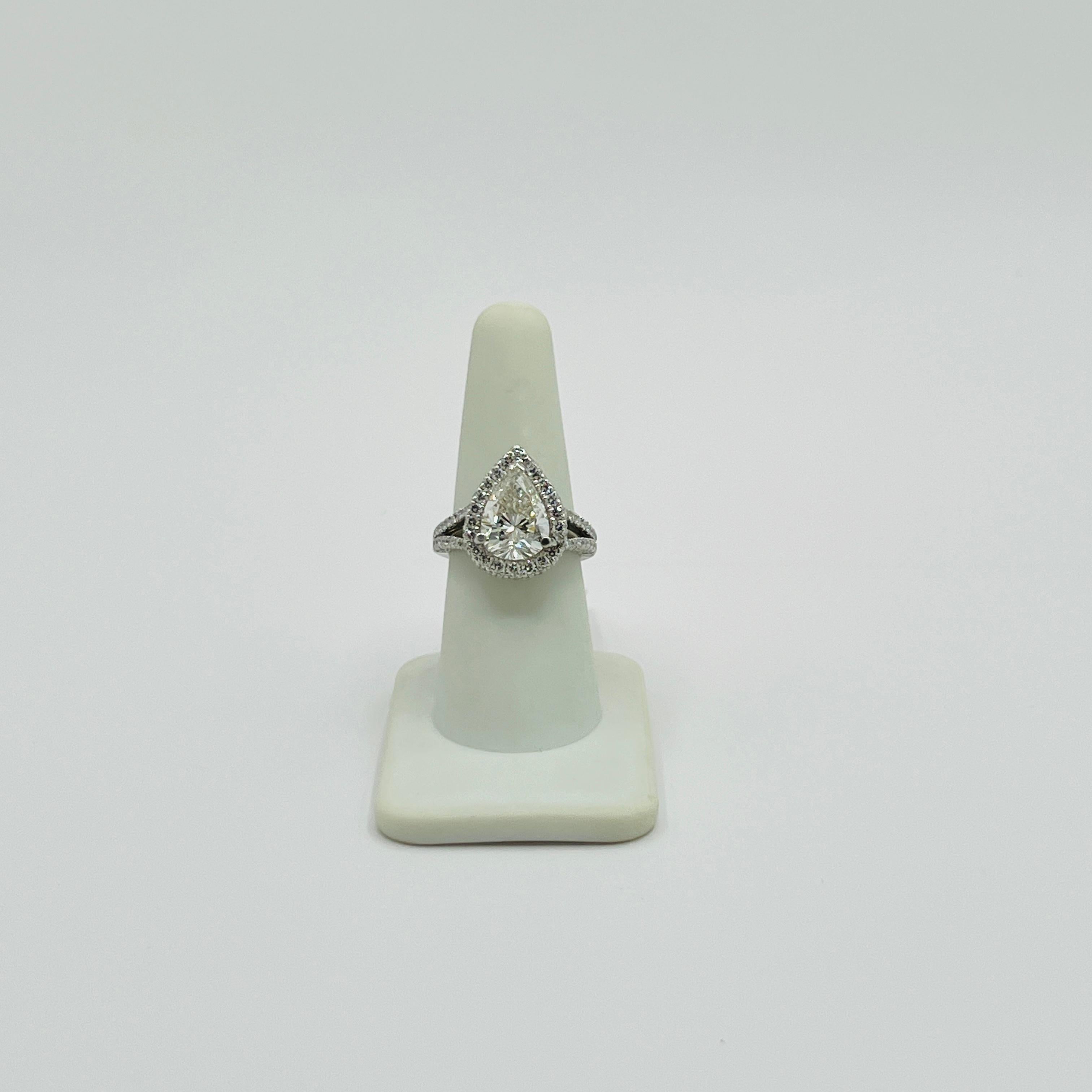 Bague en platine avec diamant en forme de poire de 3,72 carats GIA Neuf - En vente à Los Angeles, CA