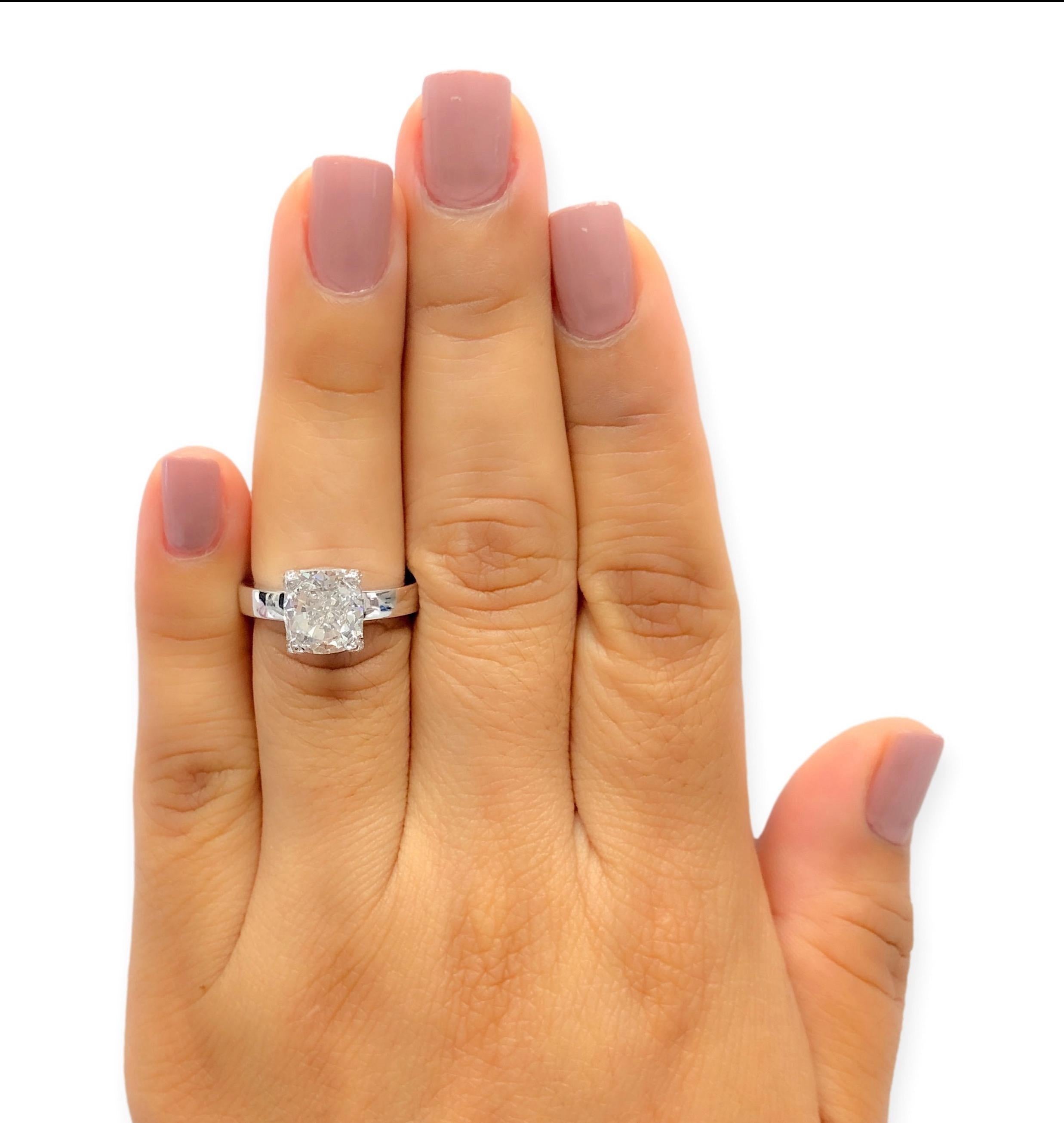 GIA 3.72ct. Cushion Brilliant Cut Diamond Engagement Ring GVS2 in Platinum For Sale 1